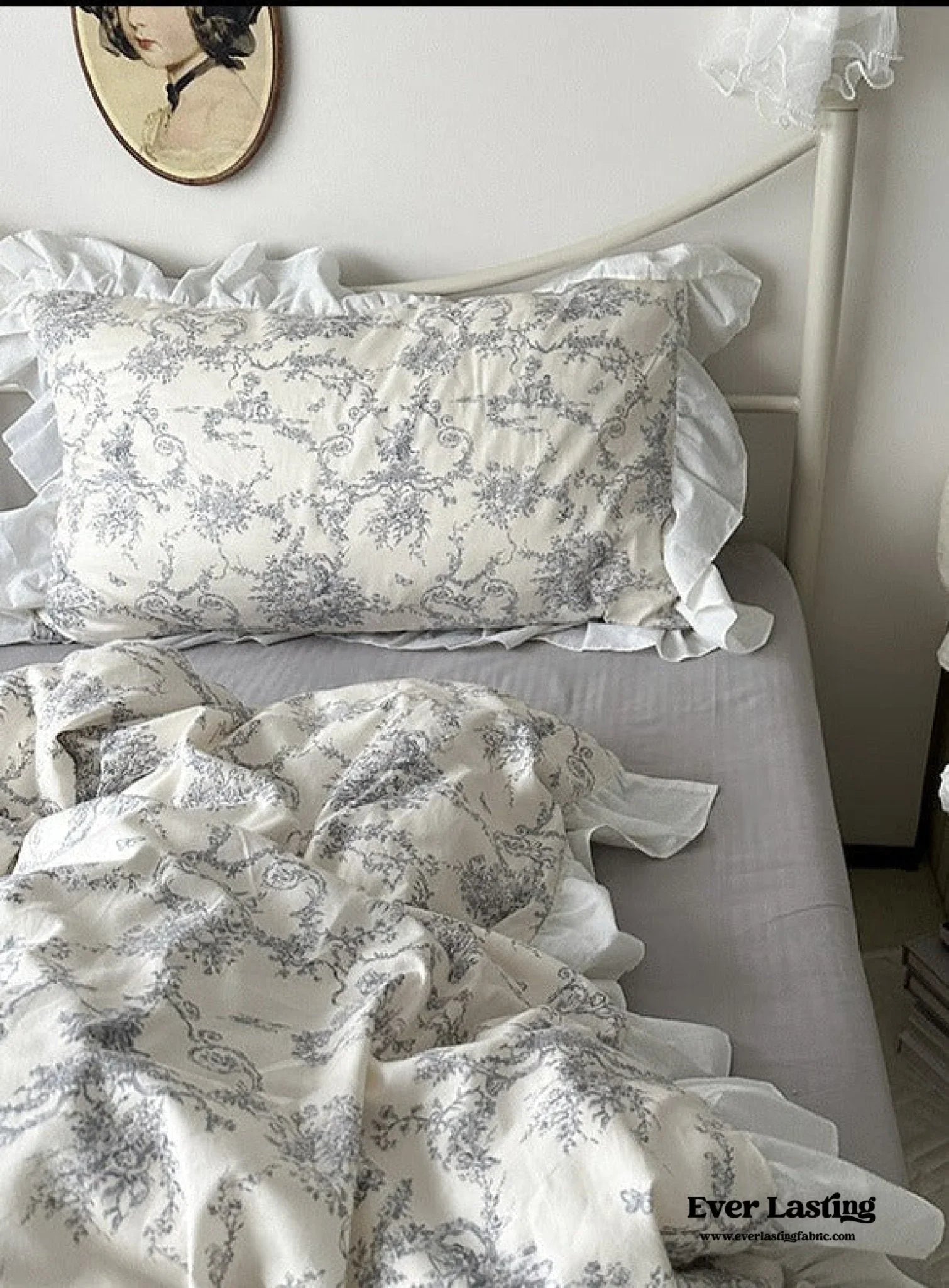 French Ruffle Floral Bedding Set / Gray Ever Lasting