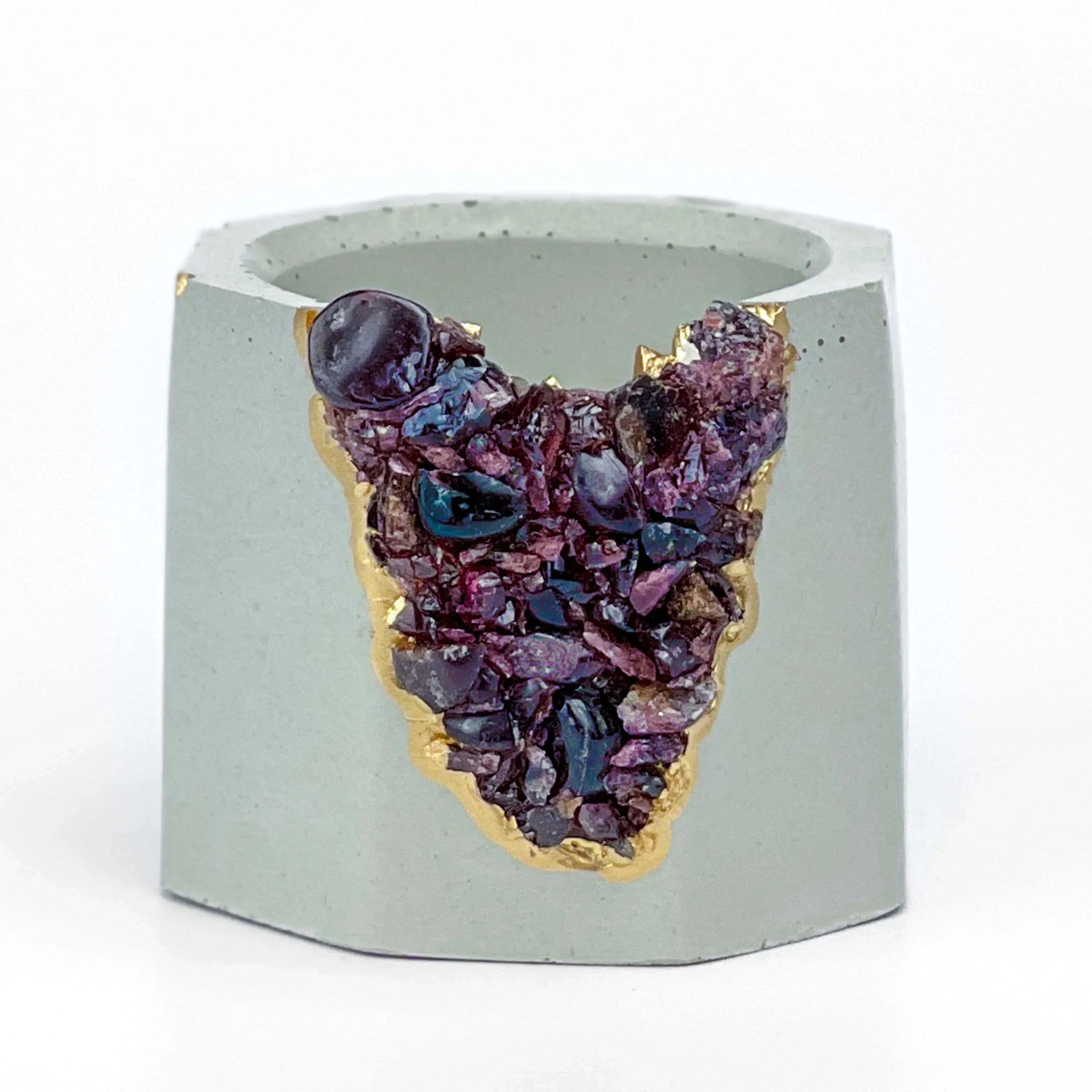 Garnet Geode Planter Natural Stone Indoor Decorative Plant Pot, detail shot - House Of Avana