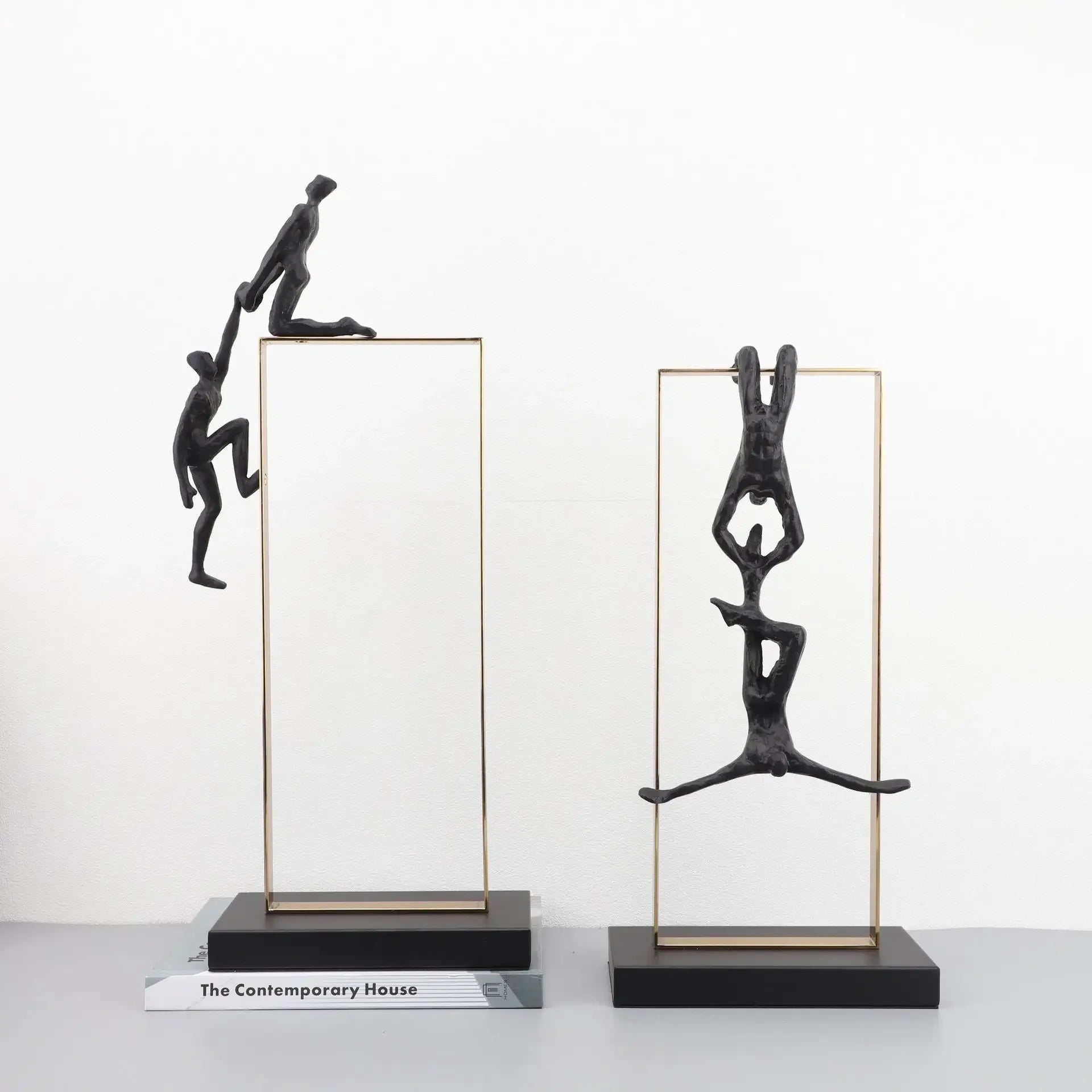 Retro Figure Ornament - Simple Metal Frame Gold, dimensions view - House Of Avana