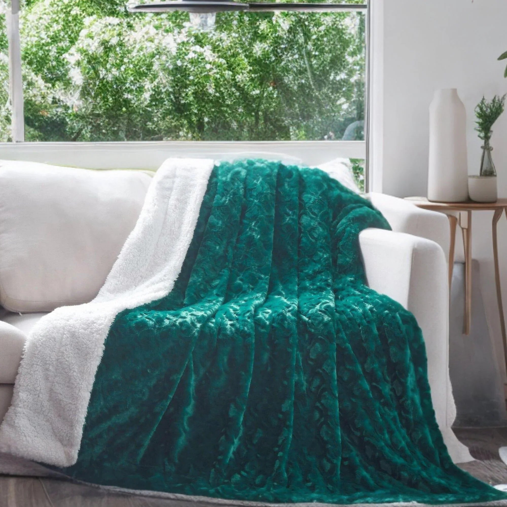 Soft green and blue faux fur throw blanket, plush texture - House of Avana