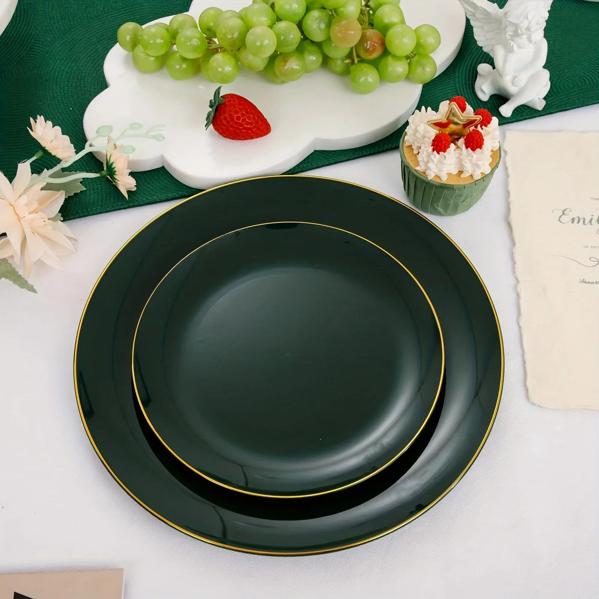 100pcs Golden Green Plastic Plate Cutlery Set - Christmas Decoration, Including 20 Dessert Plates, 20 Dinner Plates, 60 Silverware, Suitable for Weddings, Parties And Birthdays, Christmas Parties House Of Avana [[SKU:HOA-XMS-050]]