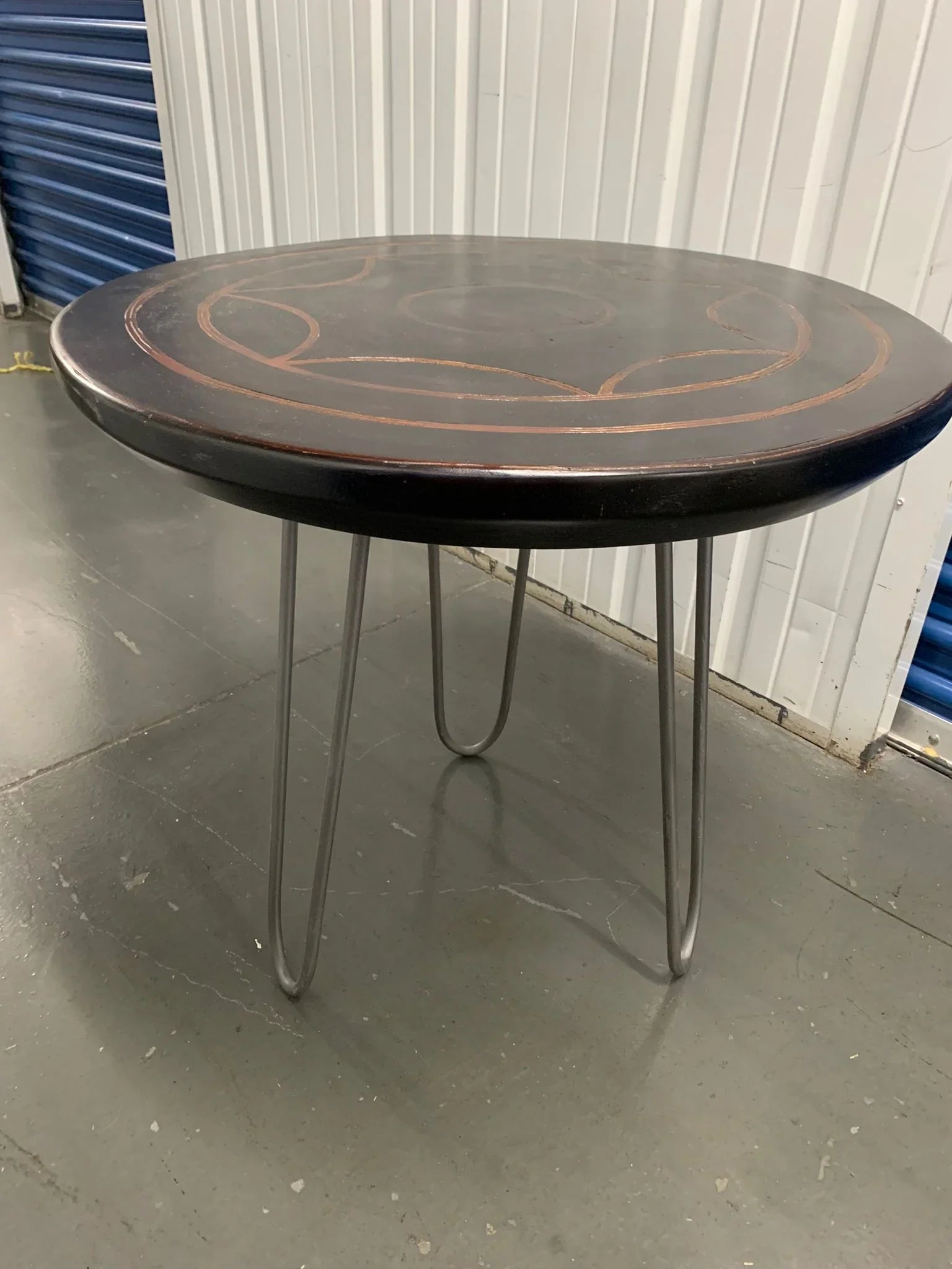 Handmade Solidwood Round End Table With Iron Legs - House Of Avana