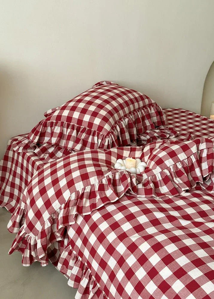 Hattie Gingham Ruffle Bedding Set / Red Ever Lasting