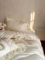 Haute Pearl TENCEL™ Bedding Set / White Romance Ever Lasting