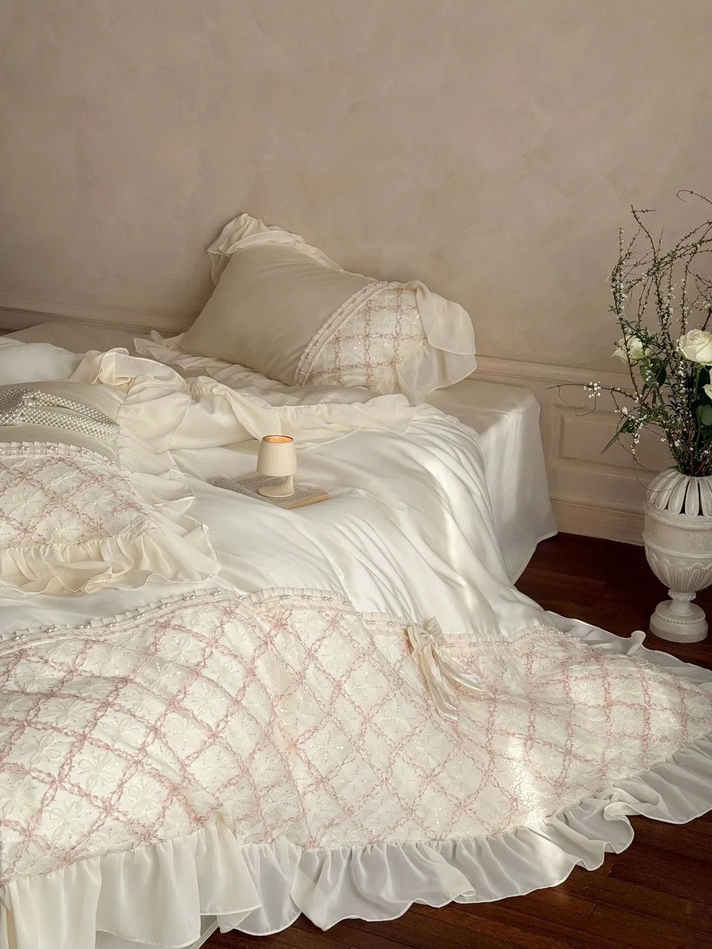 Haute Pearl TENCEL™ Bedding Set / White Romance Ever Lasting