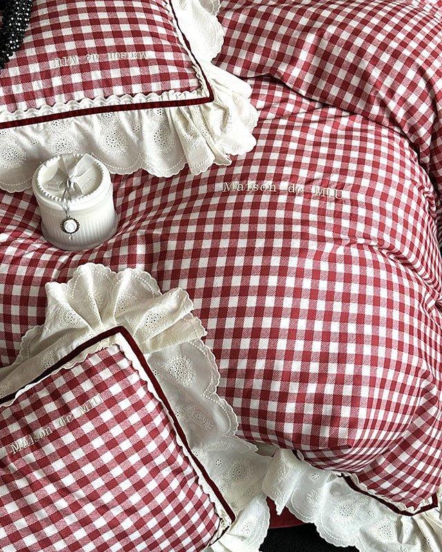 Hazel Vintage Gingham Ruffle Bedding Set / Black Ever Lasting