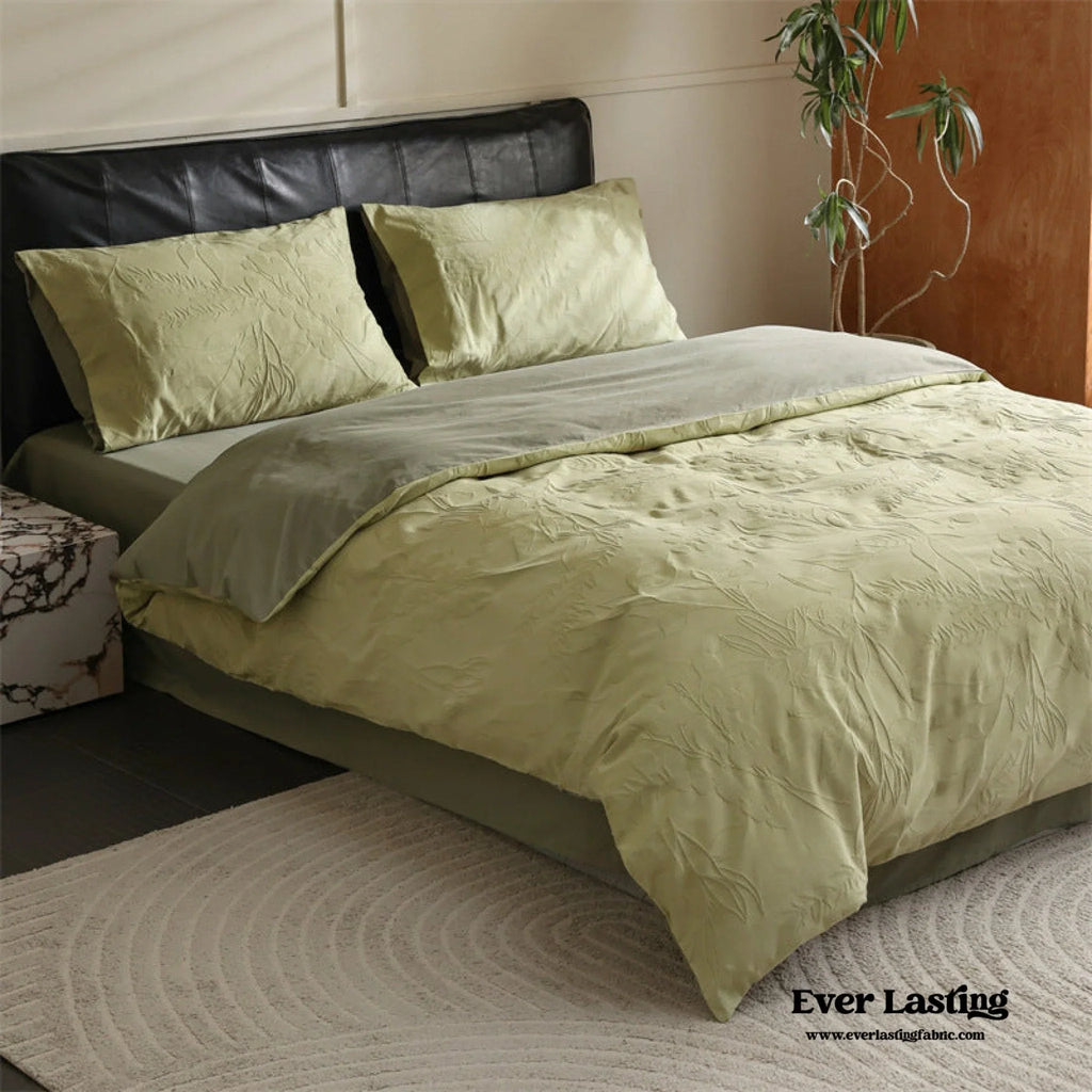 Hidden Garden Jacquard Floral Bedding Set / Moss Green Ever Lasting