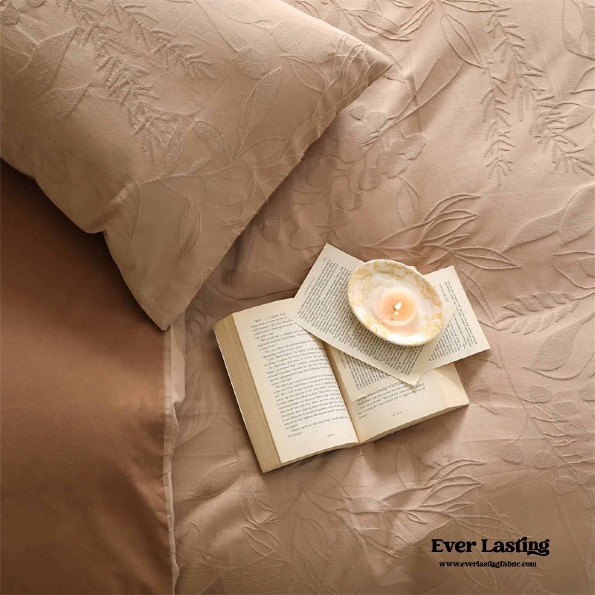 Hidden Garden Jacquard Floral Bedding Set / Moss Green Ever Lasting