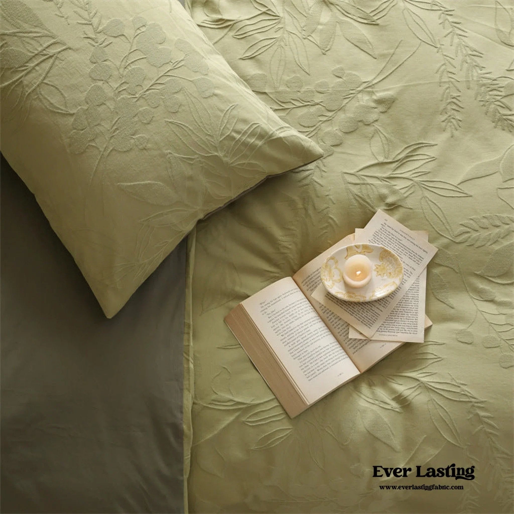 Hidden Garden Jacquard Floral Bedding Set / Moss Green Ever Lasting