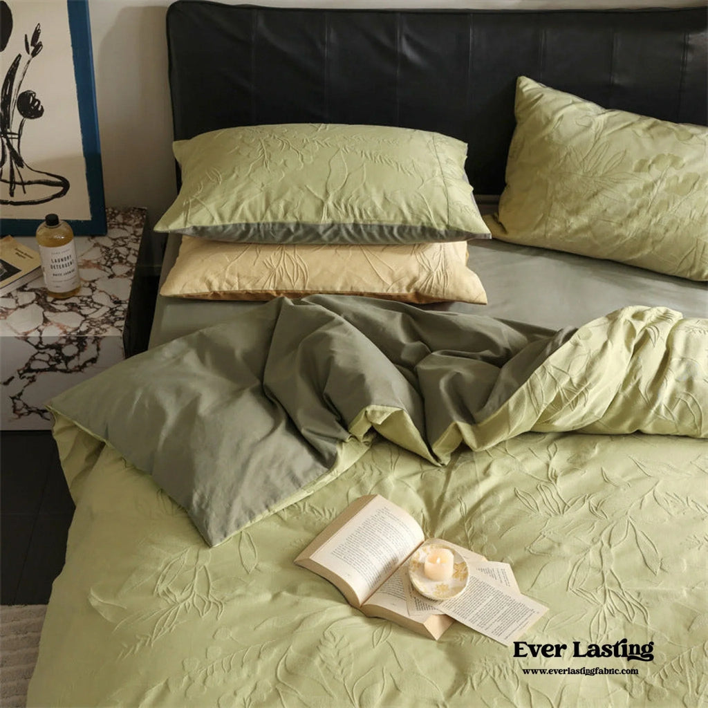 Hidden Garden Jacquard Floral Bedding Set / Moss Green Ever Lasting
