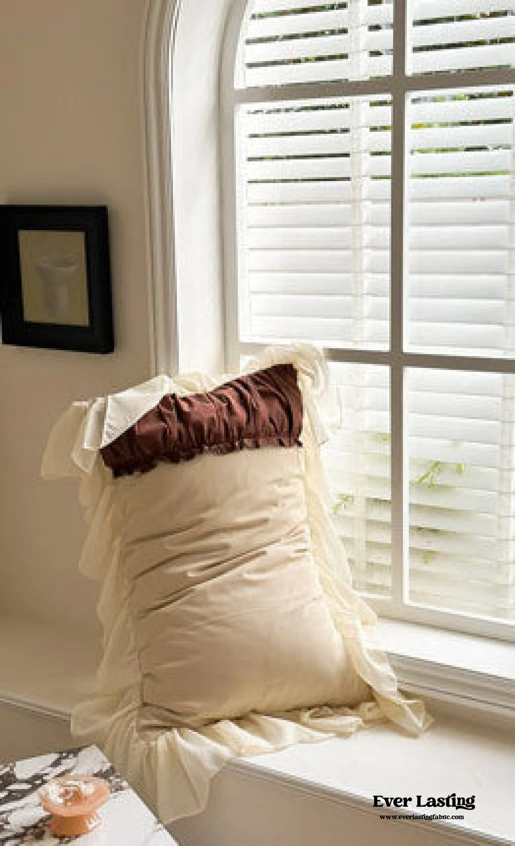 Hot Cocoa Ruffle Bedding Set / Beige Brown Ever Lasting