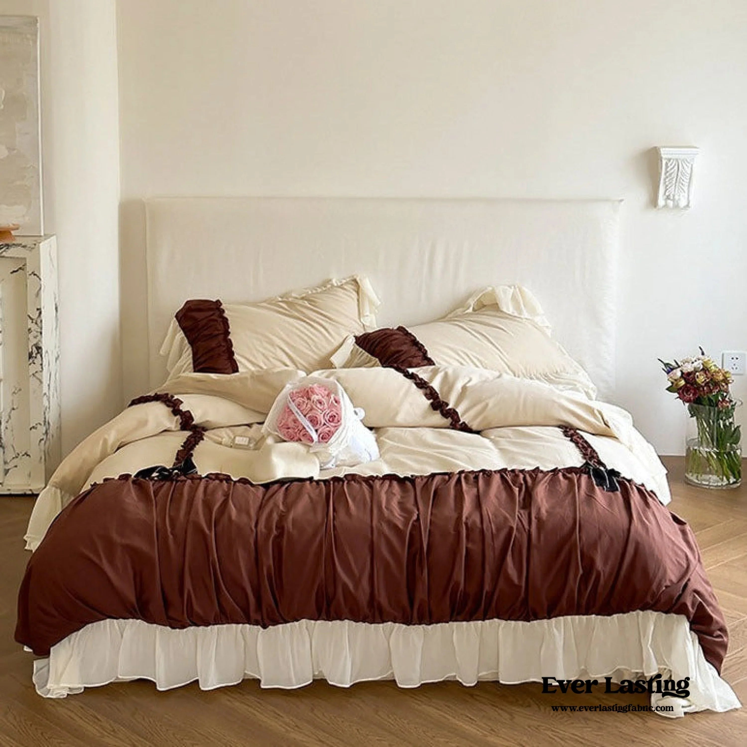 Hot Cocoa Ruffle Bedding Set / Beige Brown Ever Lasting