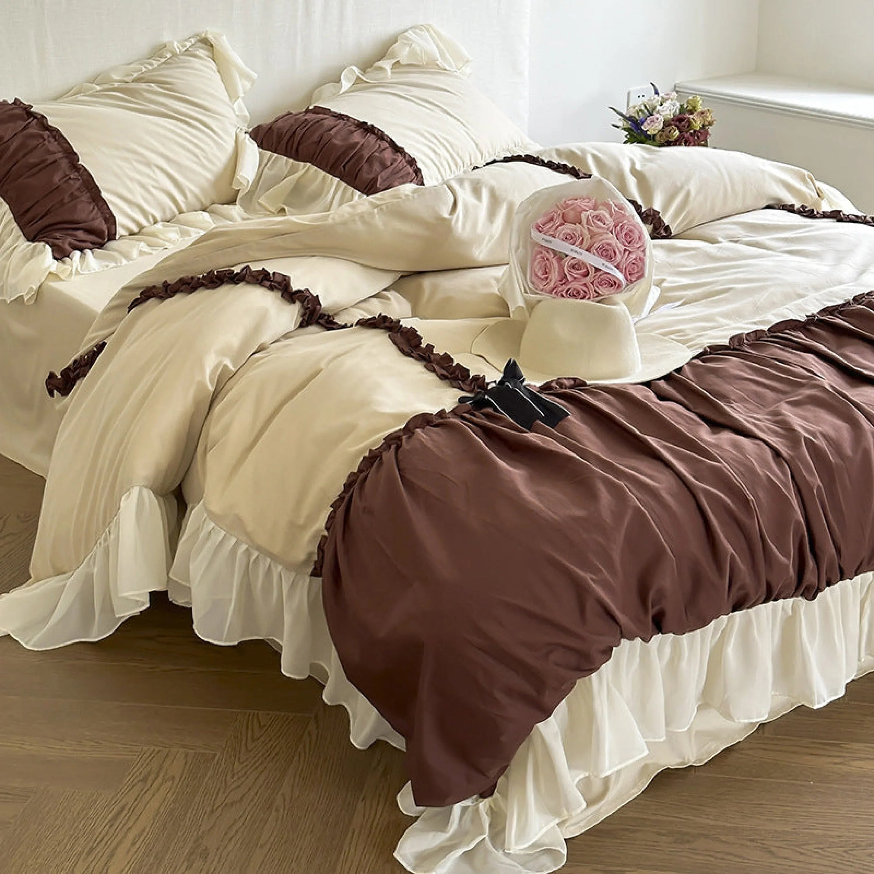 Hot Cocoa Ruffle Bedding Set / Beige Brown Ever Lasting