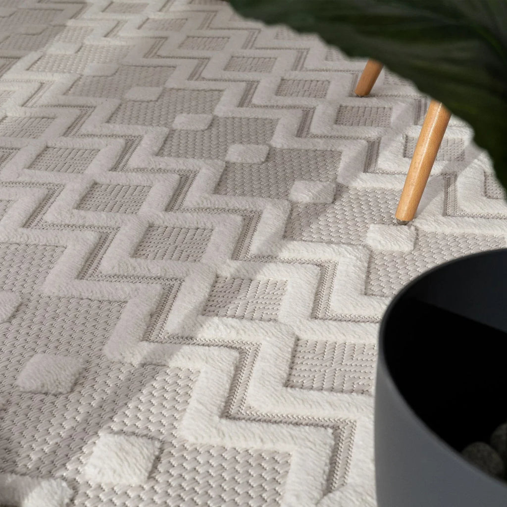 Indoor Outdoor Rug Livorno Geometric Trellis Pattern In Cream RugYourHome