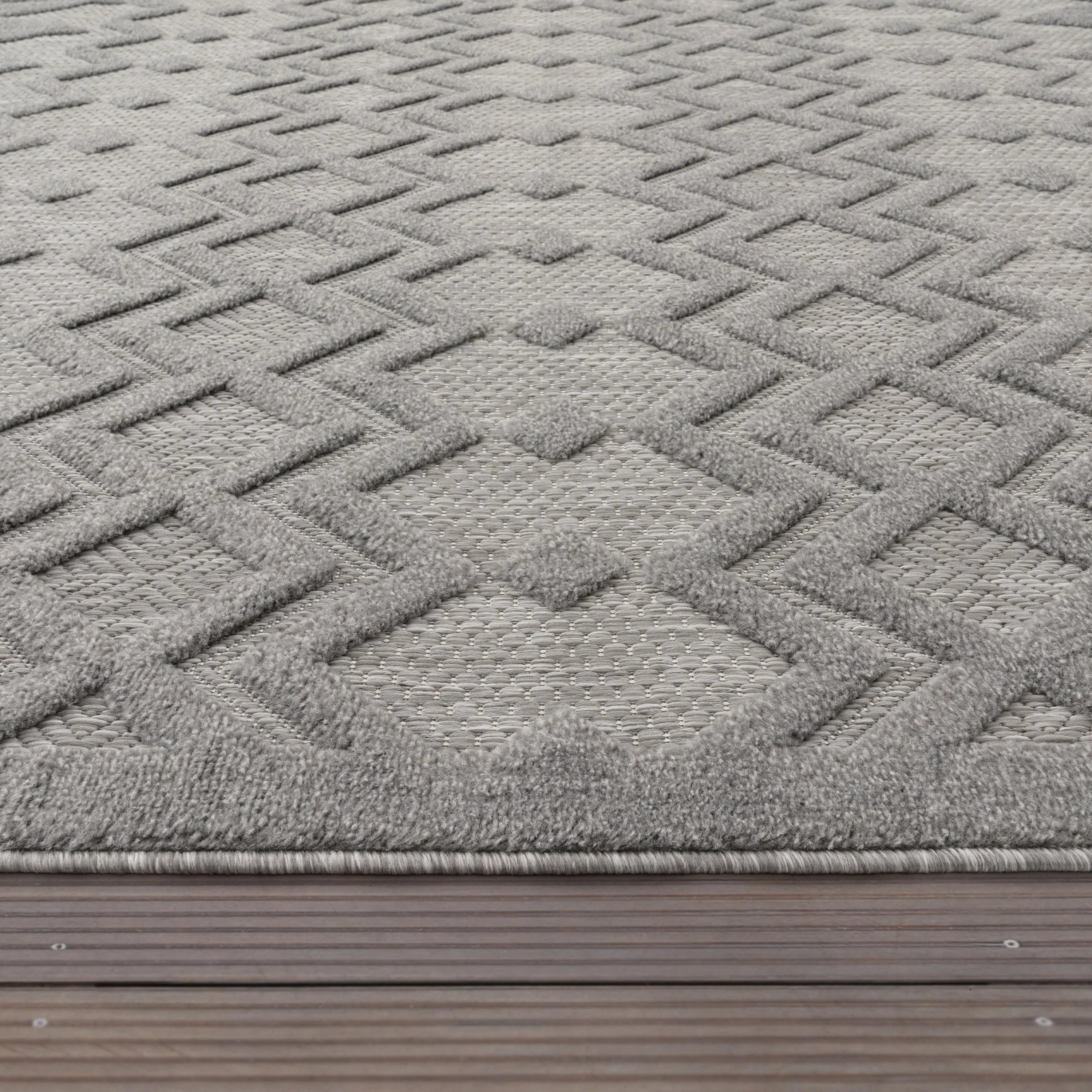 Indoor Outdoor Rug Livorno Geometric Trellis Pattern in Grey, side view - House Of Avana