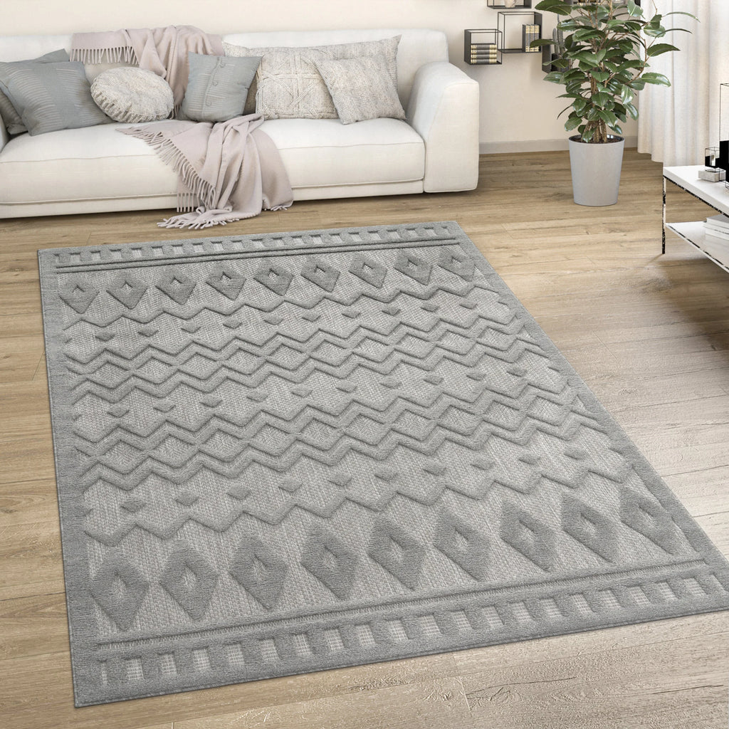 Indoor Outdoor Rug Livorno Geometric Trellis Pattern in Grey, lifestyle image - House Of Avana