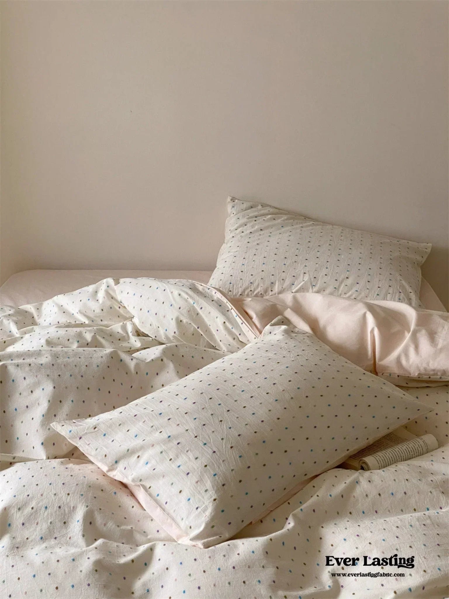 Iris Polka Dot Jacquard Bedding Set Ever Lasting