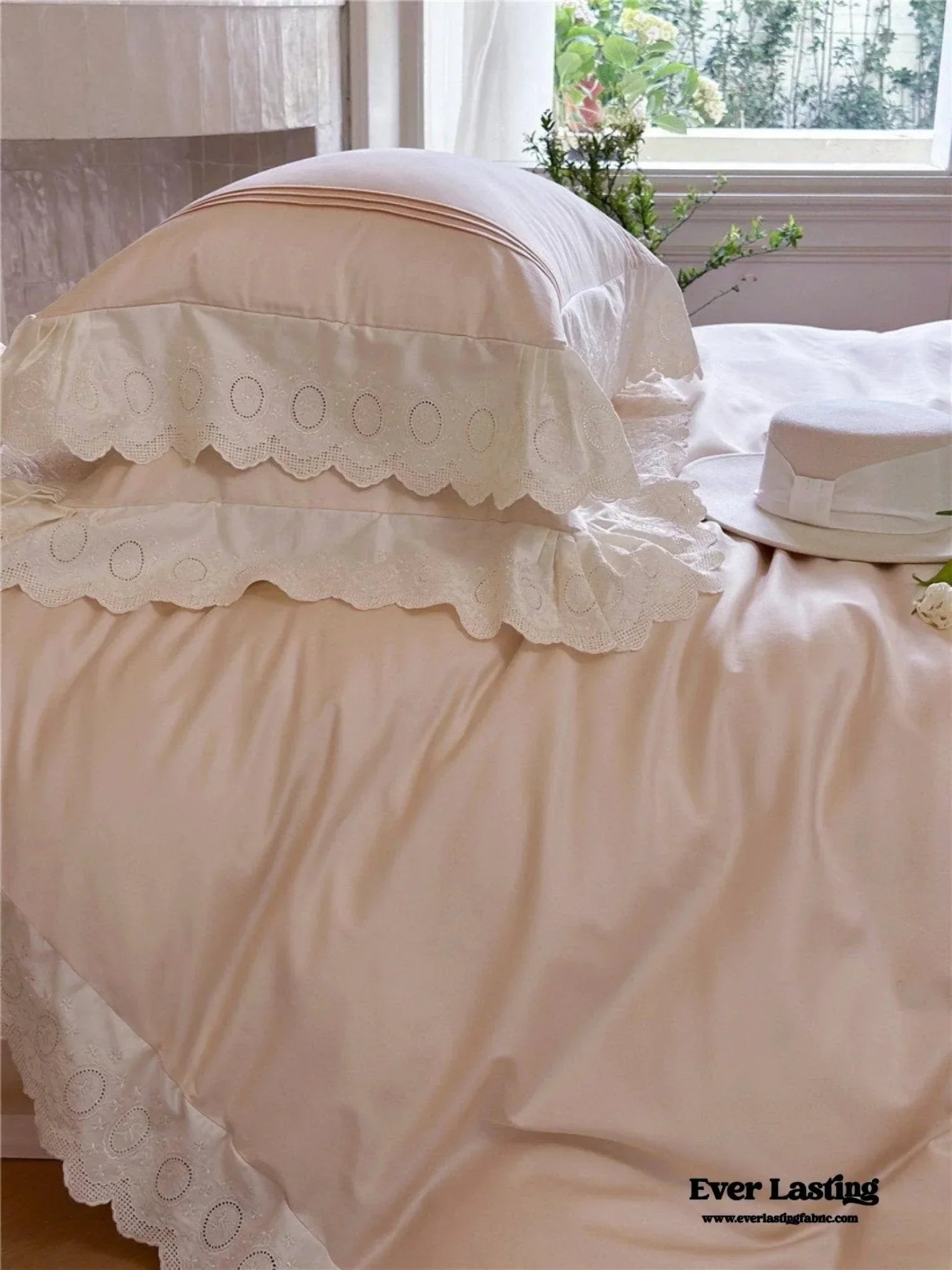 Isabelle Silky Cottage Ruffled Bedding Set / Pink Ever Lasting