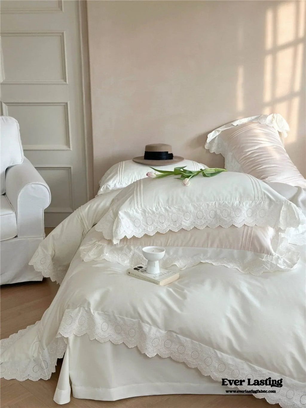 Isabelle Silky Cottage Ruffled Bedding Set / Pink Ever Lasting