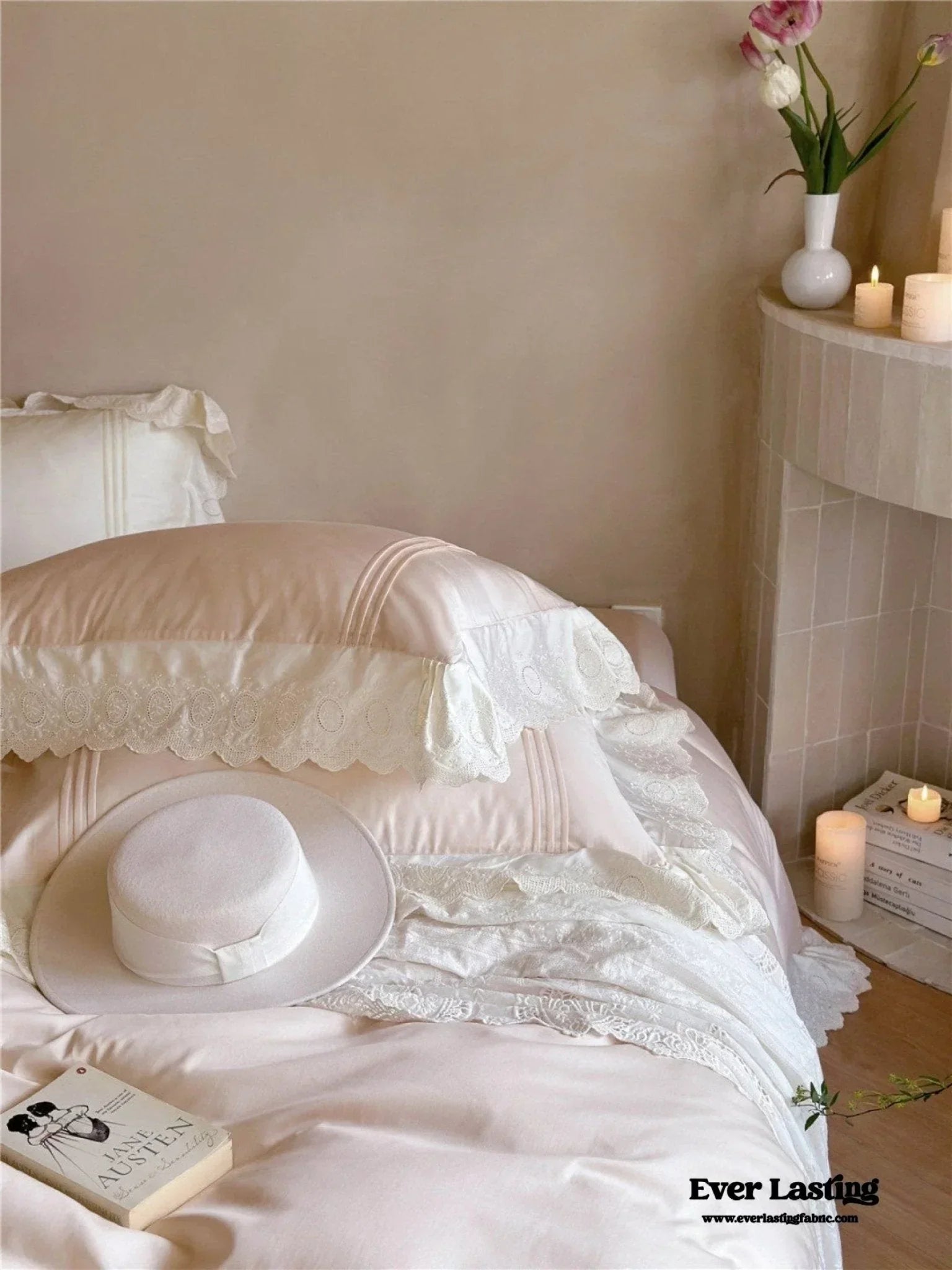 Isabelle Silky Cottage Ruffled Bedding Set / White Ever Lasting