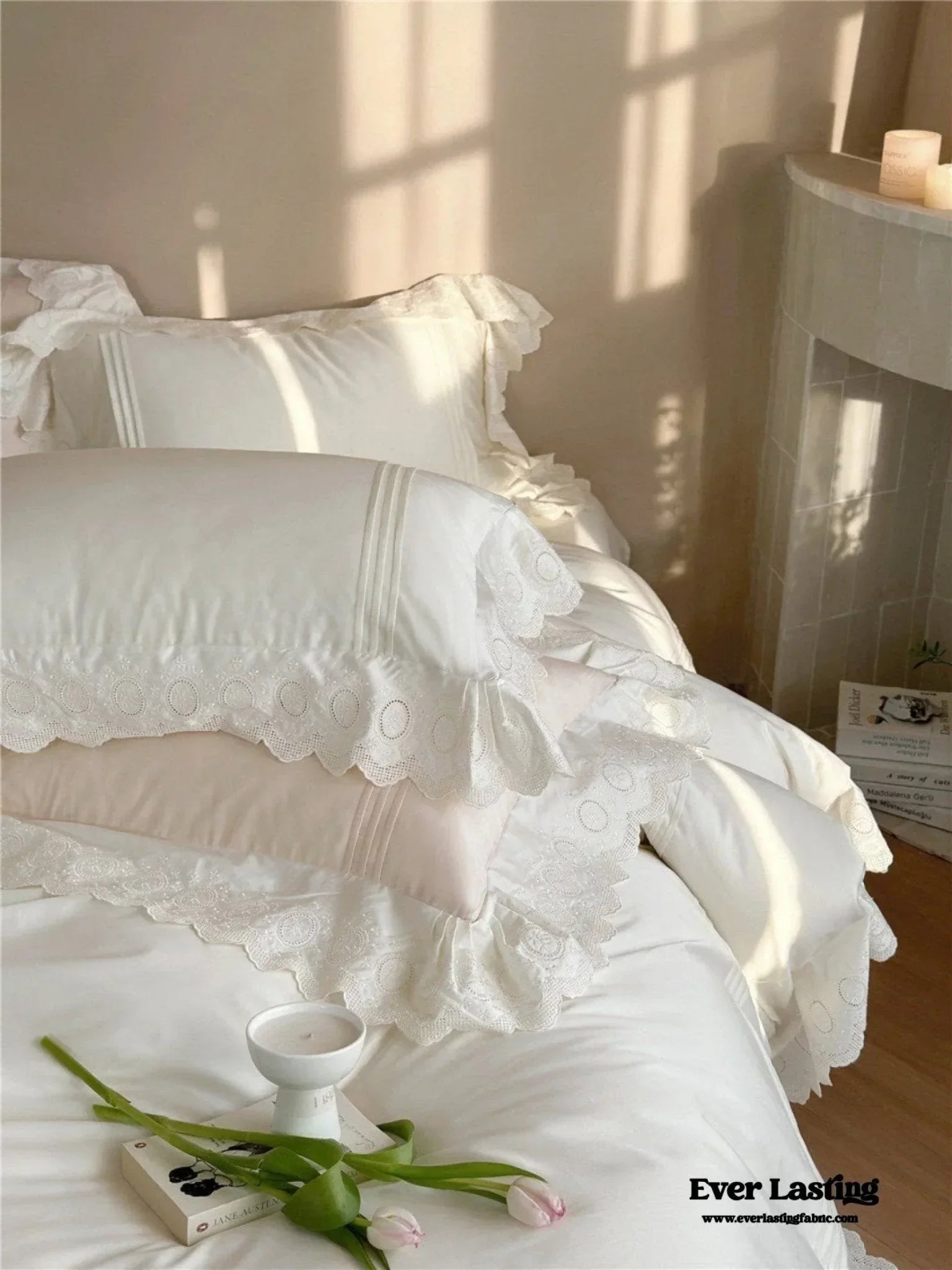Isabelle Silky Cottage Ruffled Bedding Set / White Ever Lasting