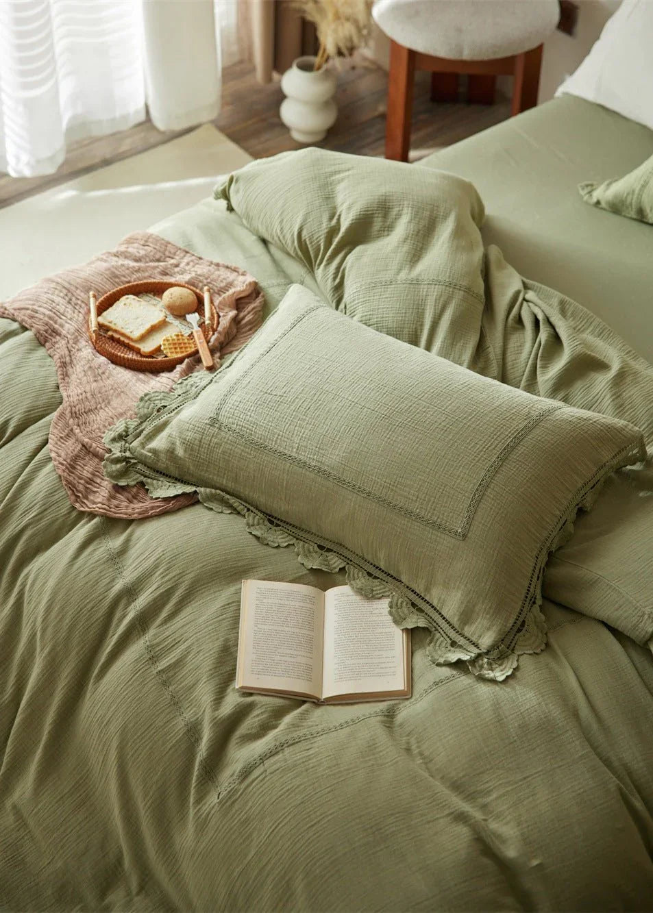 Isadora Lace Ruffle Double Gauze Bedding Set / Green Ever Lasting