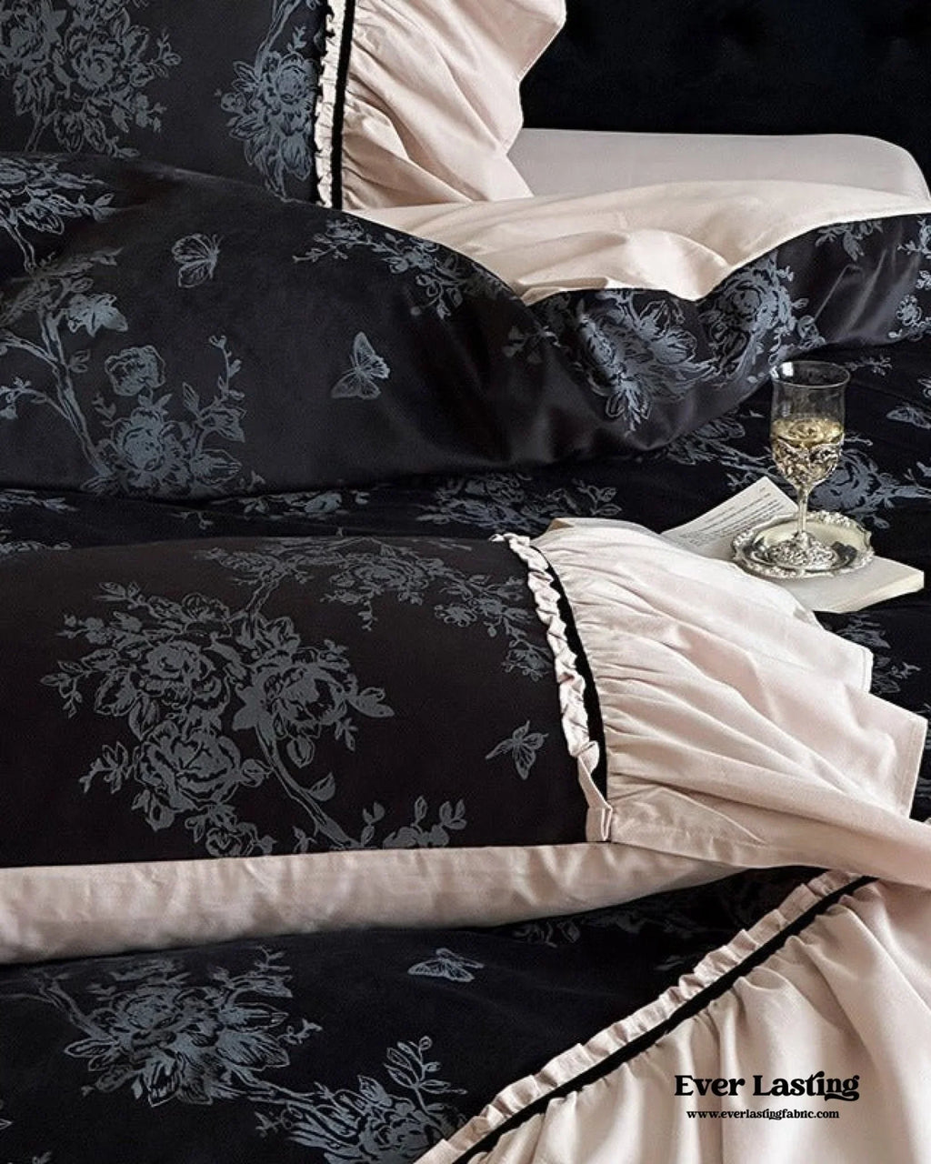 Jacquard Gilded Velvet Ruffled Bedding Set / Brown Ever Lasting