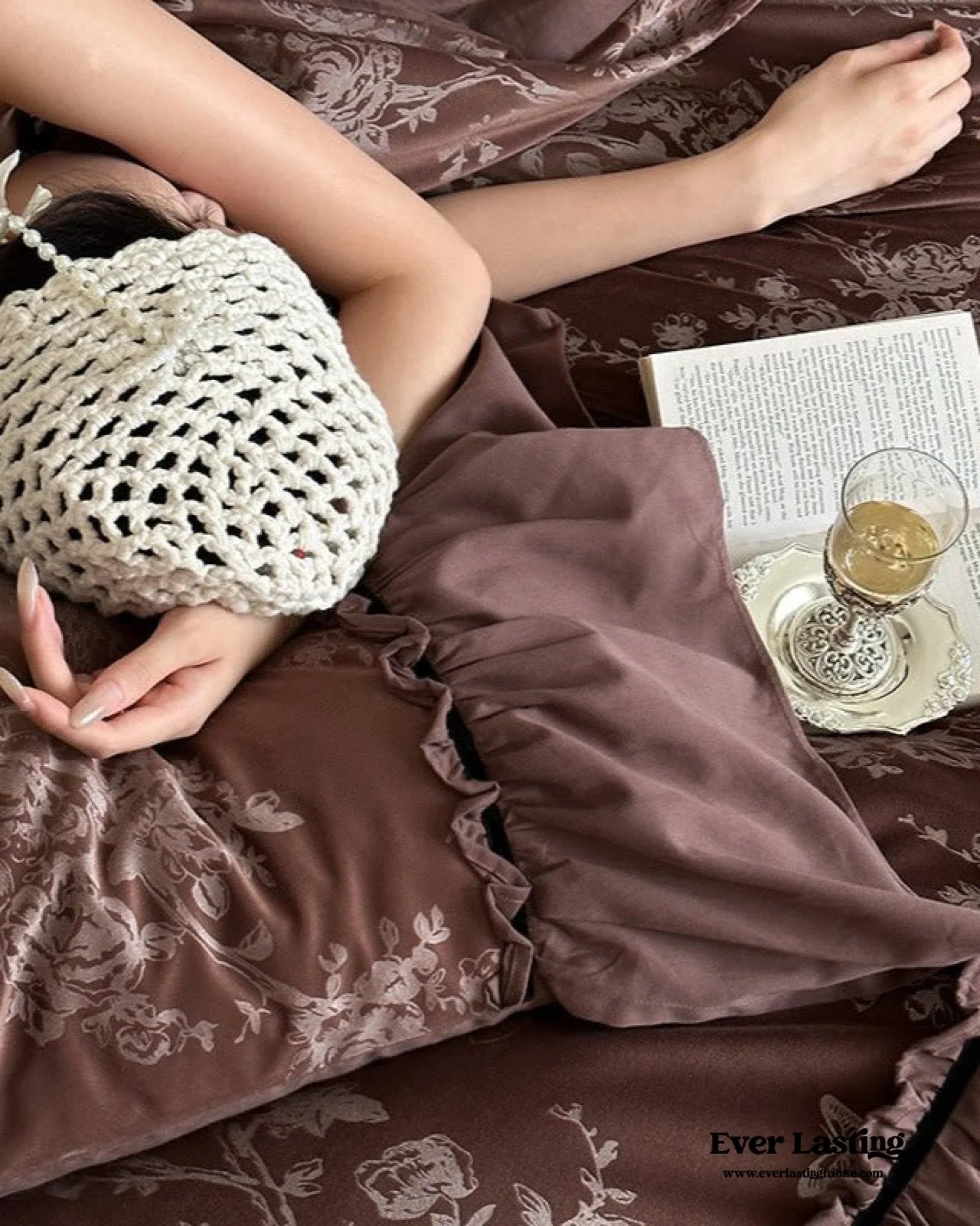 Jacquard Gilded Velvet Ruffled Bedding Set / Brown Ever Lasting