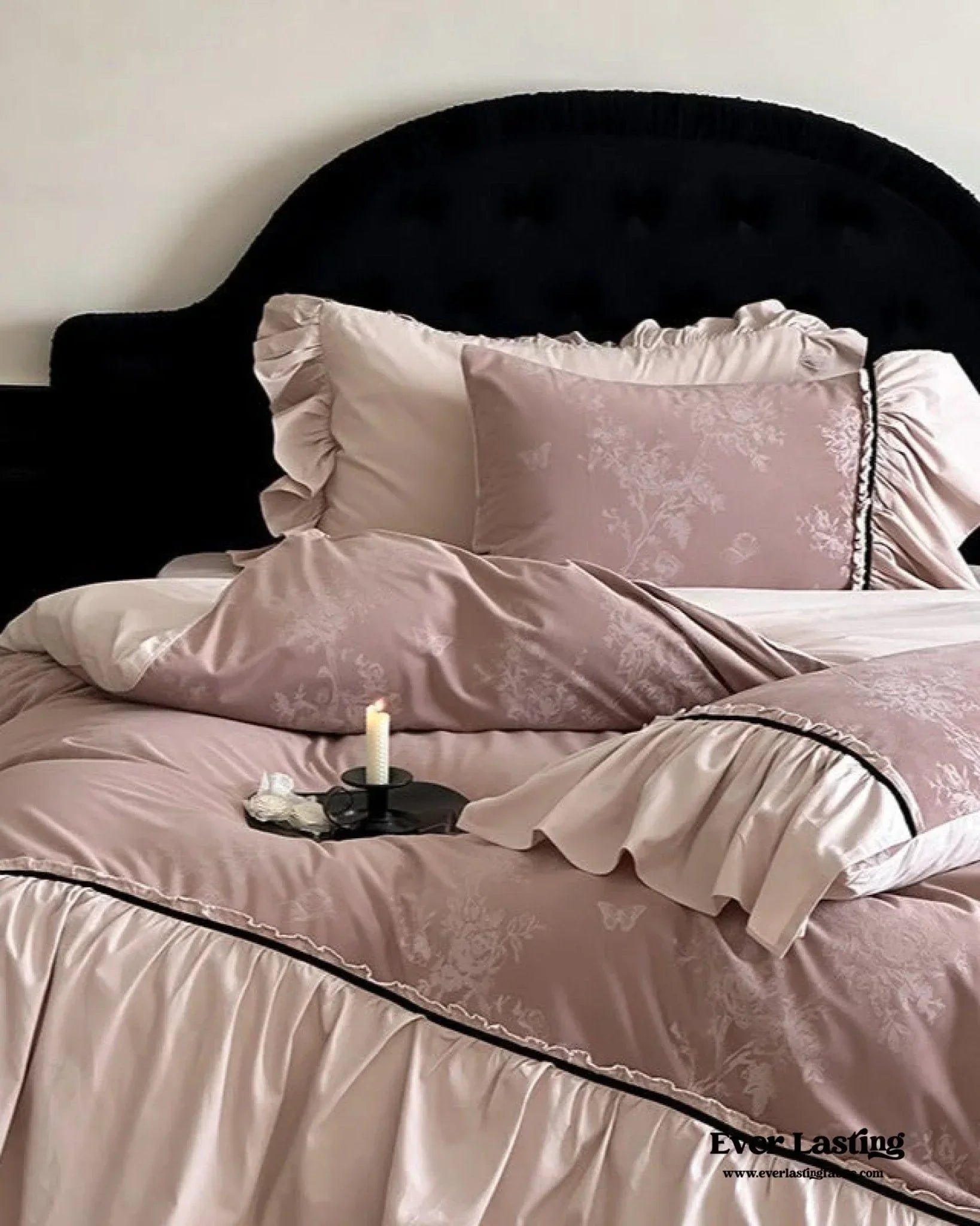 Jacquard Gilded Velvet Ruffled Bedding Set / Brown Ever Lasting