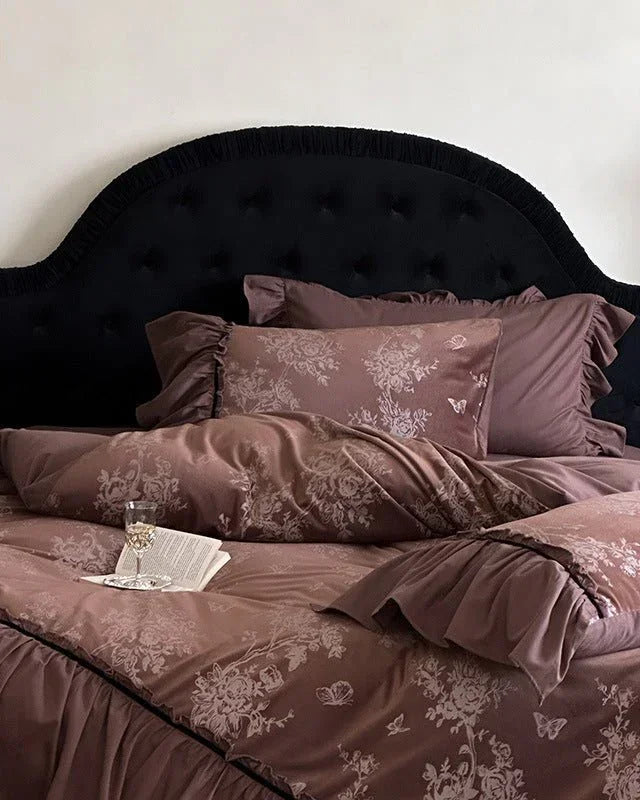 Jacquard Gilded Velvet Ruffled Bedding Set / Pink Ever Lasting