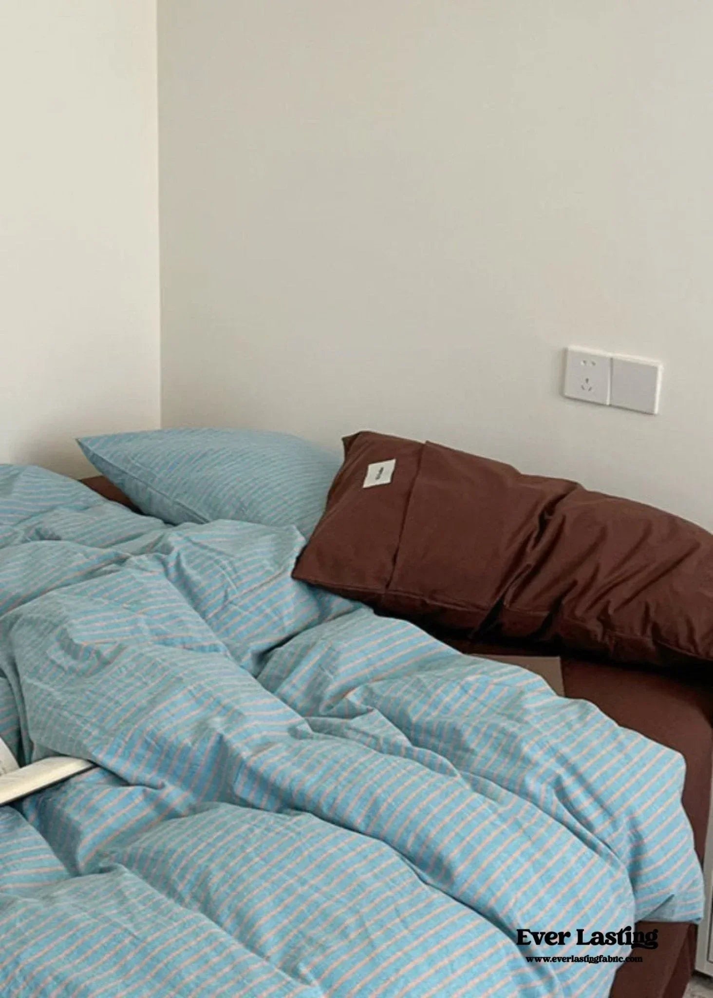 James Striped Bedding Set / Blue Ever Lasting