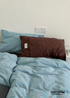 James Striped Bedding Set / Blue Ever Lasting