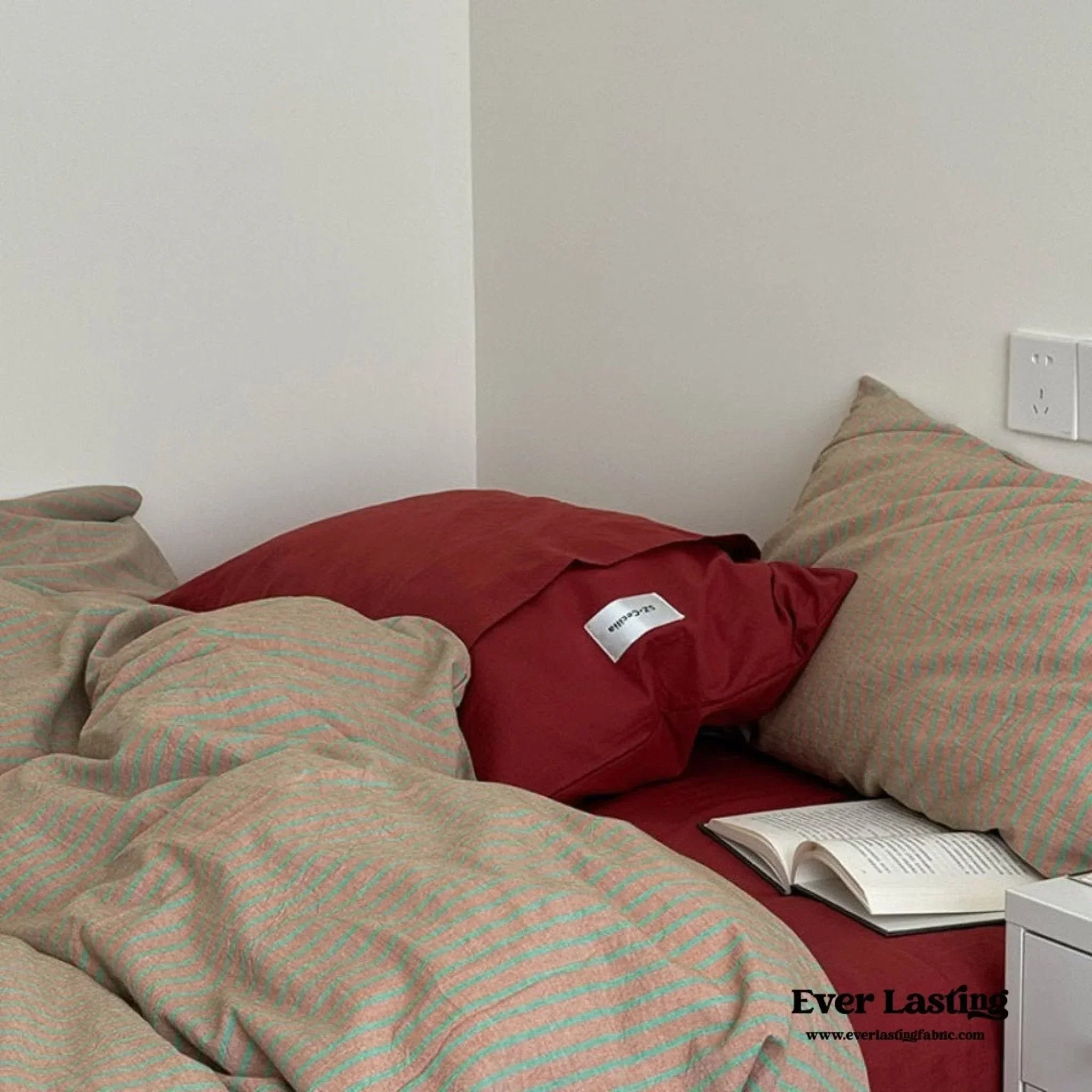 James Striped Bedding Set / Blue Ever Lasting