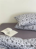 Jersey Knit Cotton Floral Bedding Set / White + Dark Blue Ever Lasting