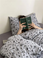 Jersey Knit Cotton Floral Bedding Set / White + Dark Blue Ever Lasting