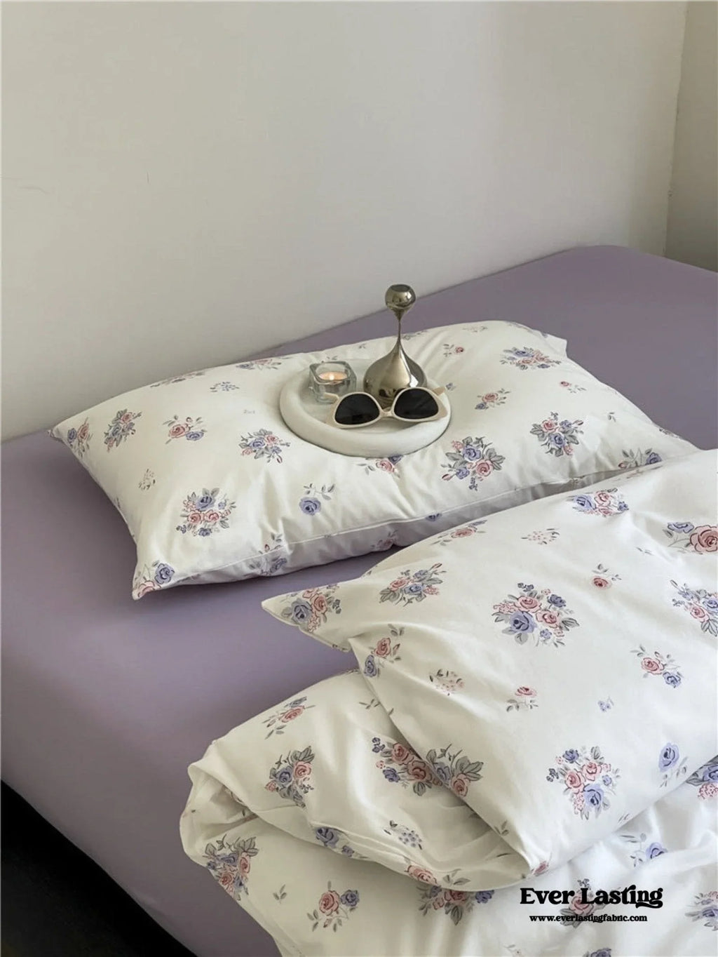 Jersey Knit Cotton Floral Bedding Set / White + Dark Blue Ever Lasting