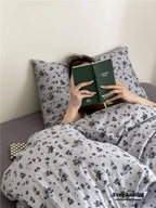 Jersey Knit Cotton Floral Bedding Set / White + Dark Blue Ever Lasting