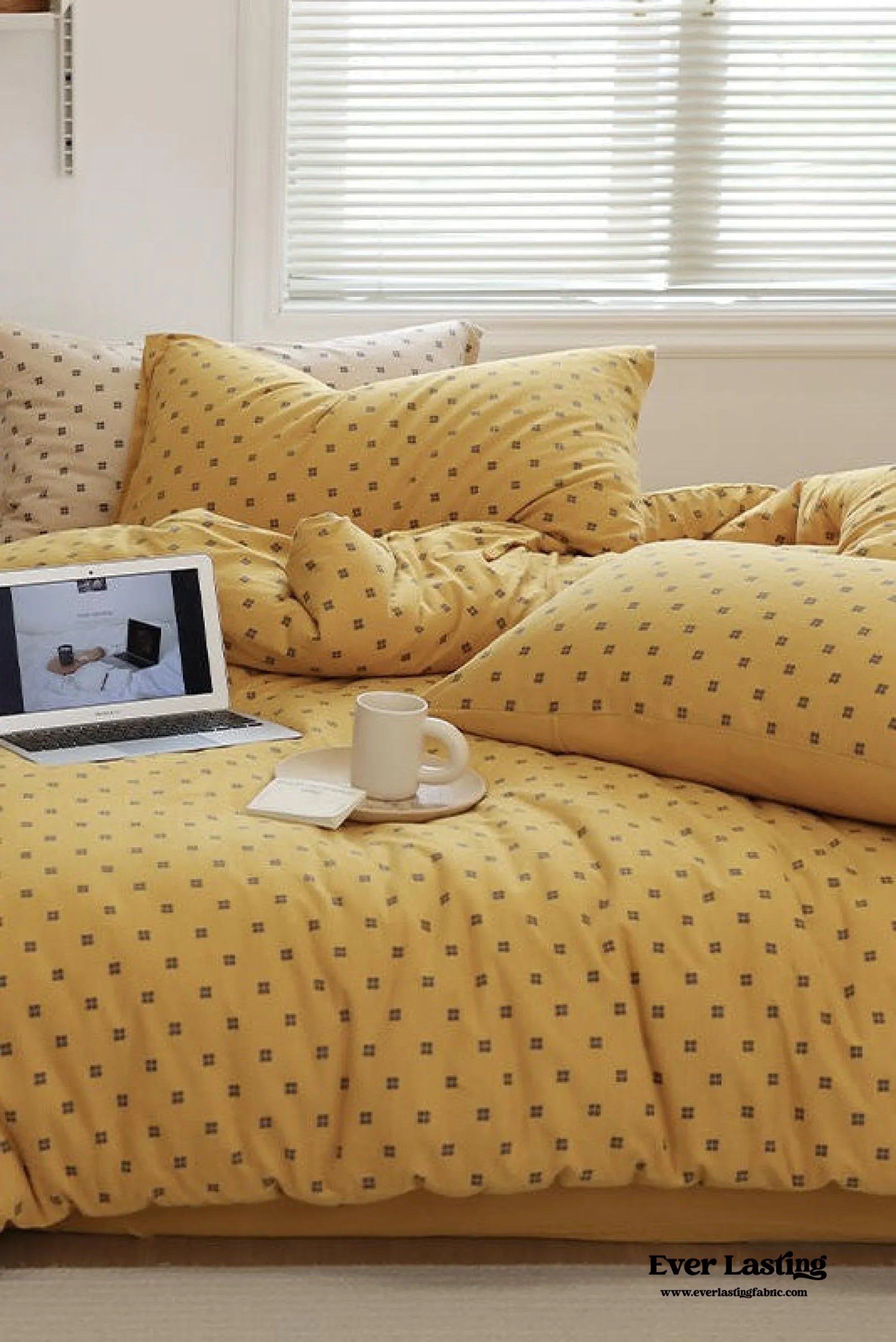Jersey Knit Dotted Bedding Set / Pink Ever Lasting