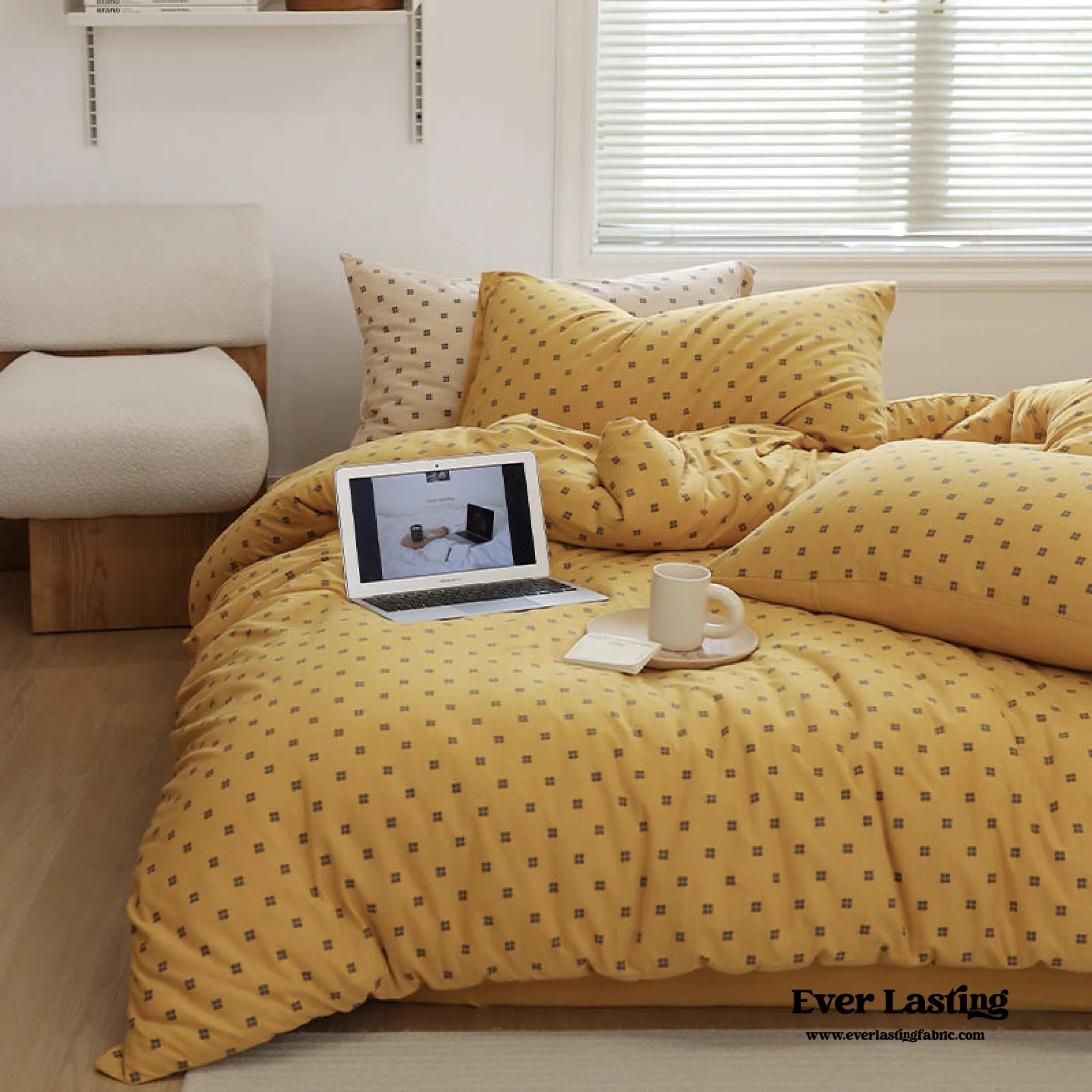 Jersey Knit Dotted Bedding Set / Pink Ever Lasting
