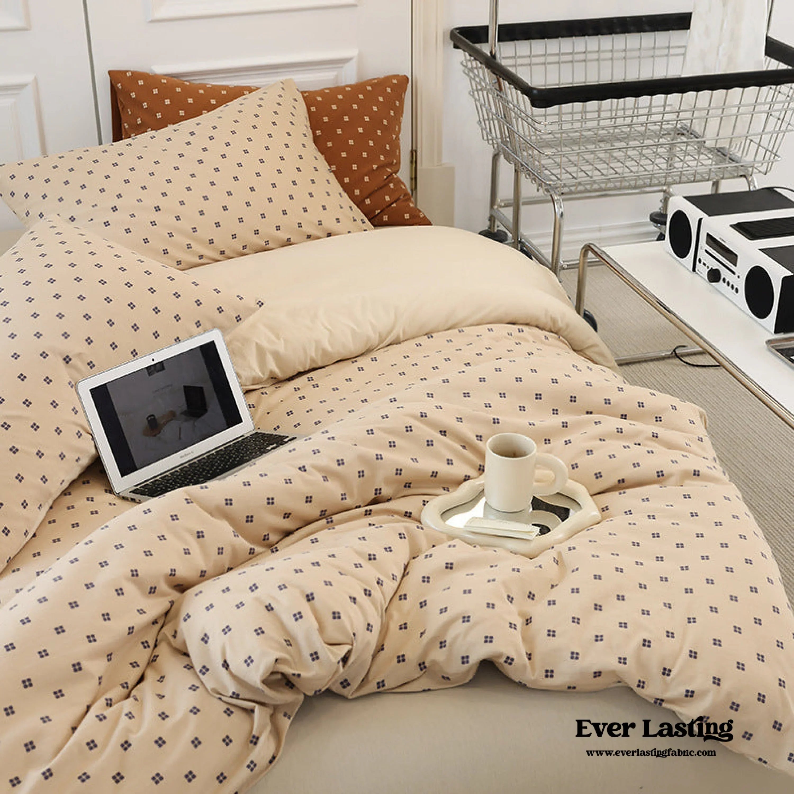 Jersey Knit Dotted Bedding Set / Pink Ever Lasting