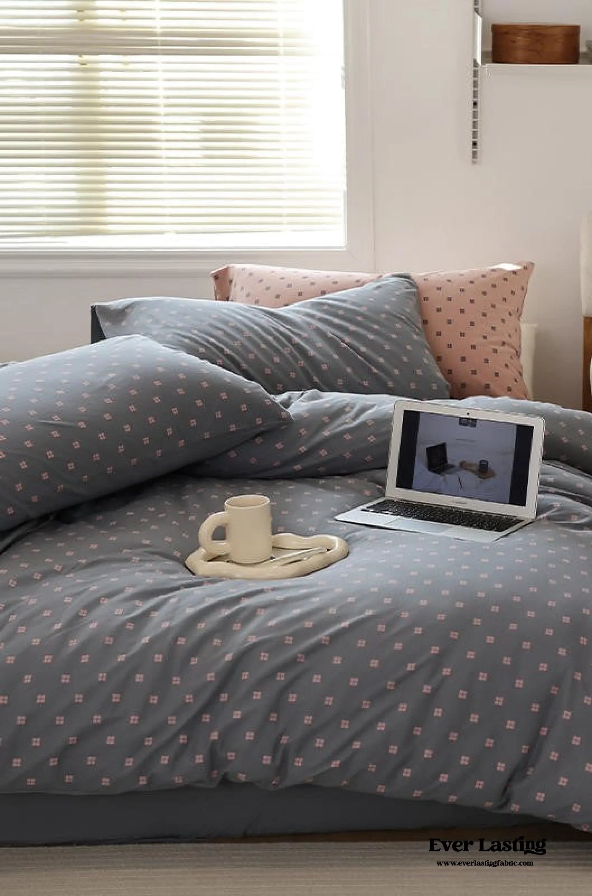 Jersey Knit Dotted Bedding Set / Pink Ever Lasting