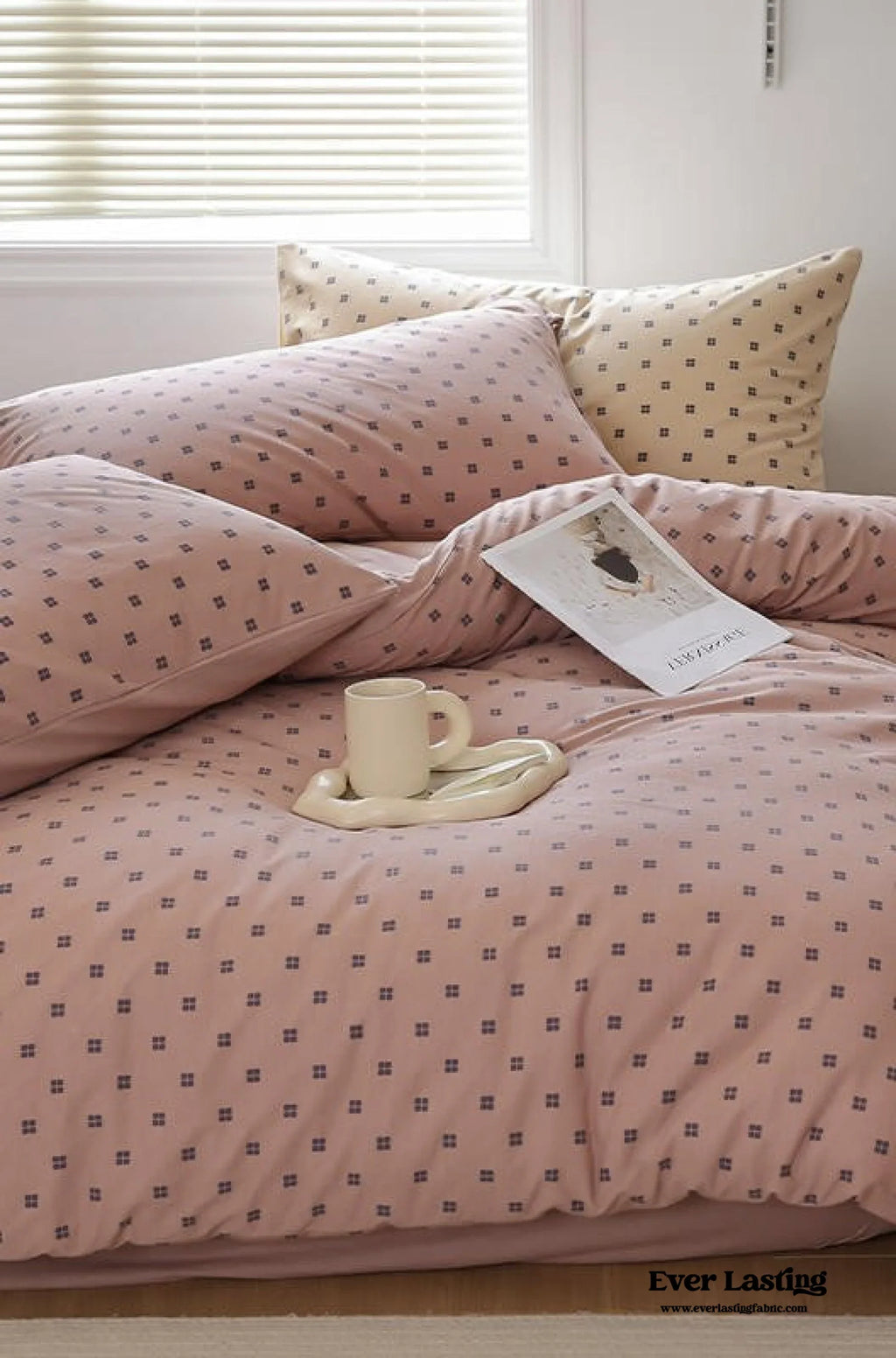 Jersey Knit Dotted Bedding Set / Pink Ever Lasting