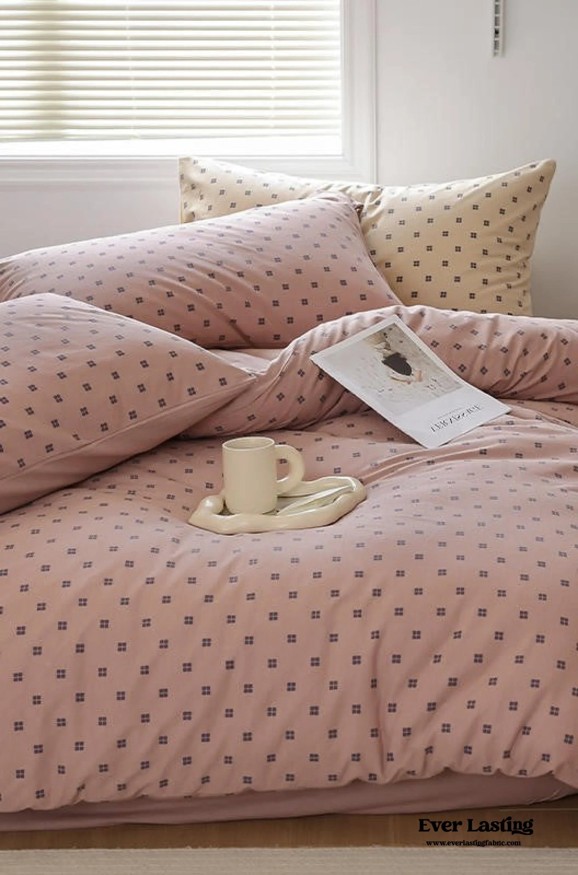 Jersey Knit Dotted Bedding Set / Pink Ever Lasting