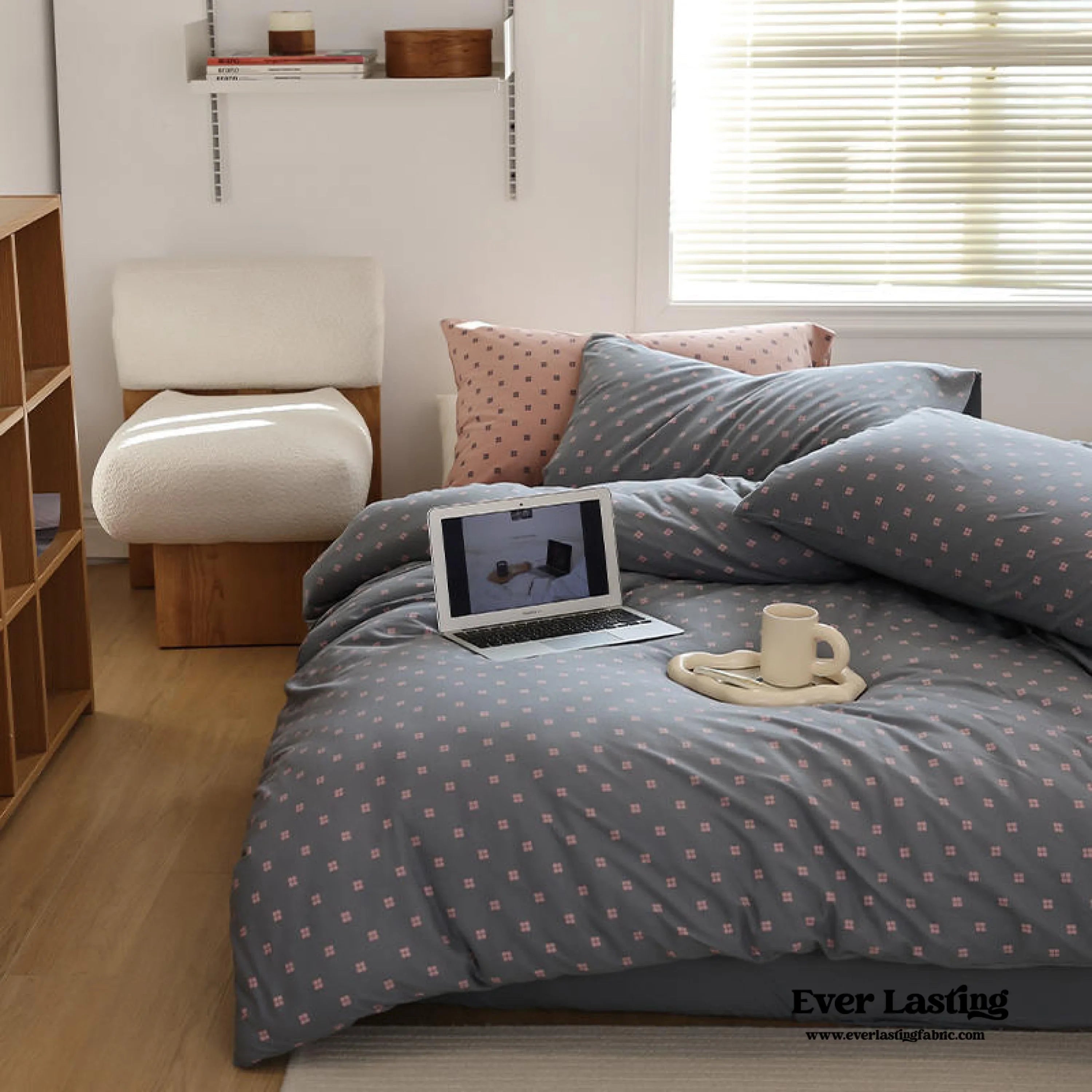 Jersey Knit Dotted Bedding Set / Pink Ever Lasting