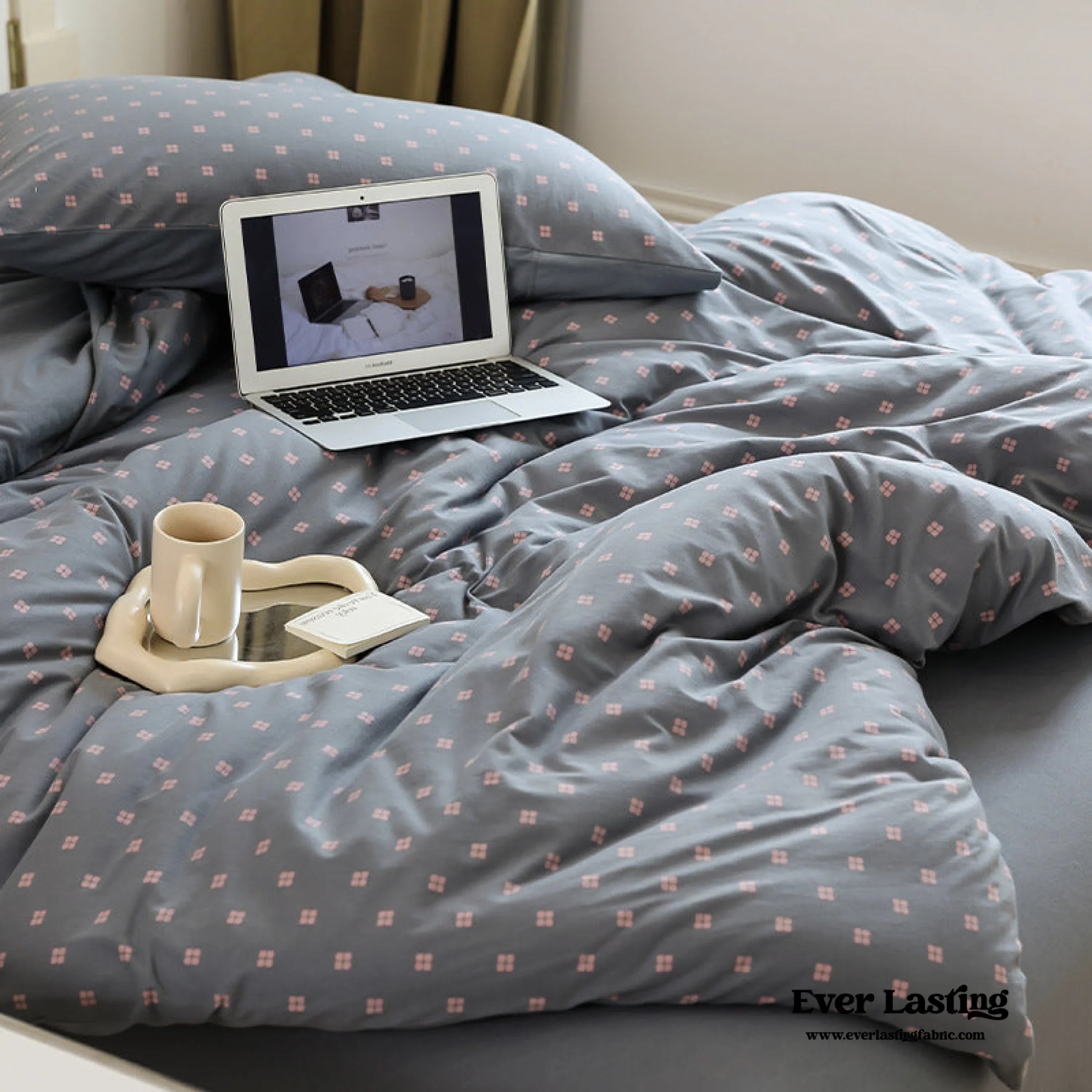 Jersey Knit Dotted Bedding Set / Pink Ever Lasting