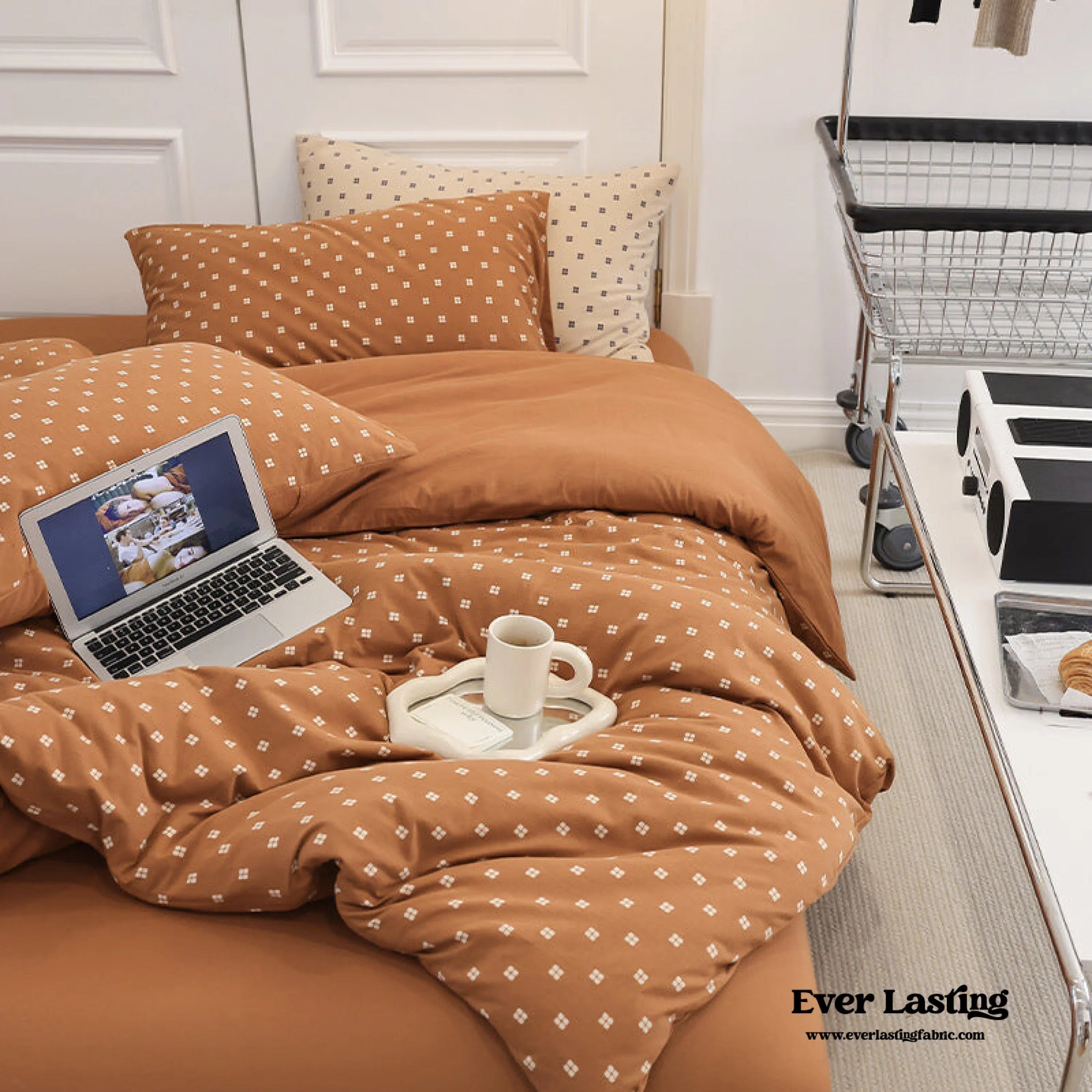 Jersey Knit Dotted Bedding Set / Pink Ever Lasting