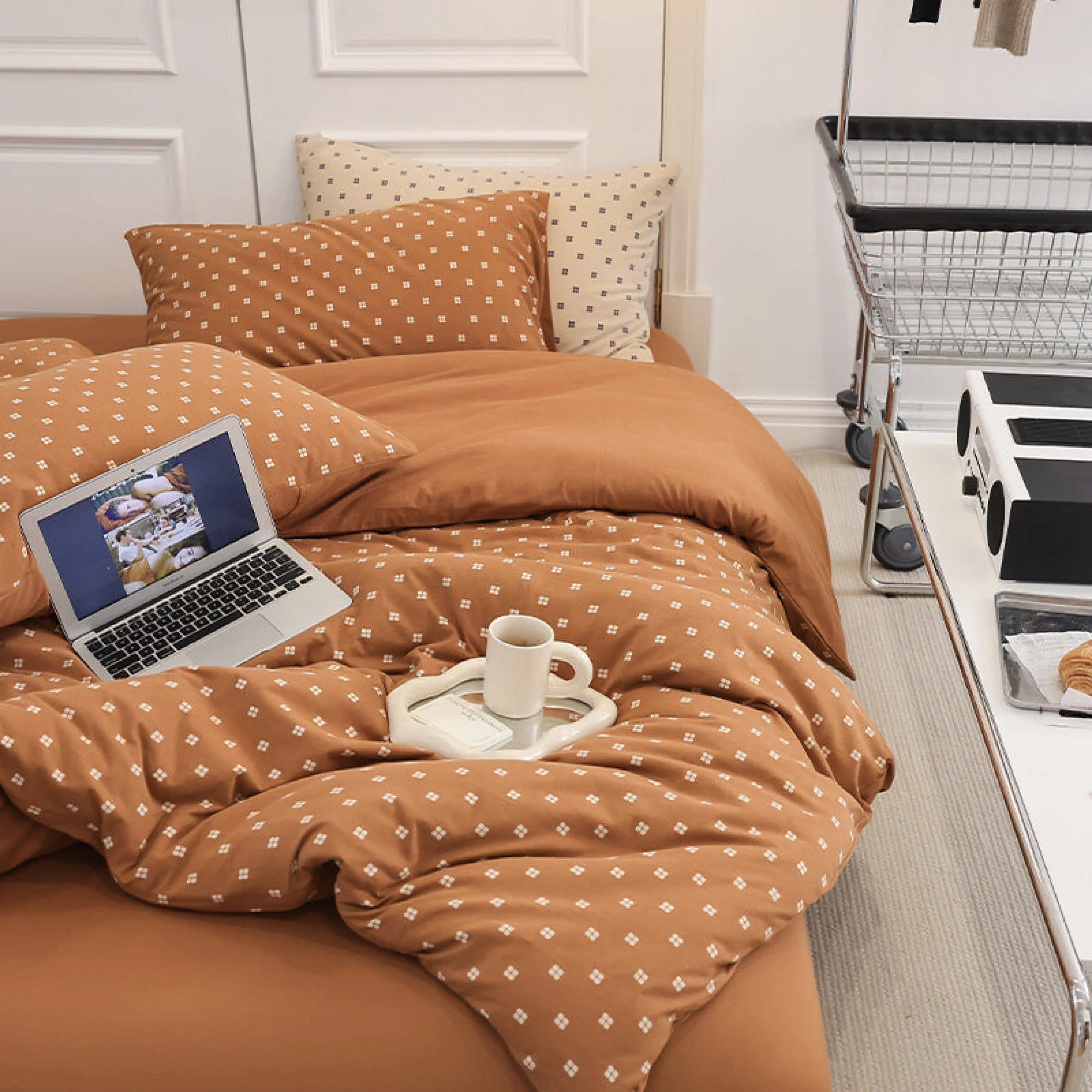 Jersey Knit Dotted Bedding Set / Pink Ever Lasting