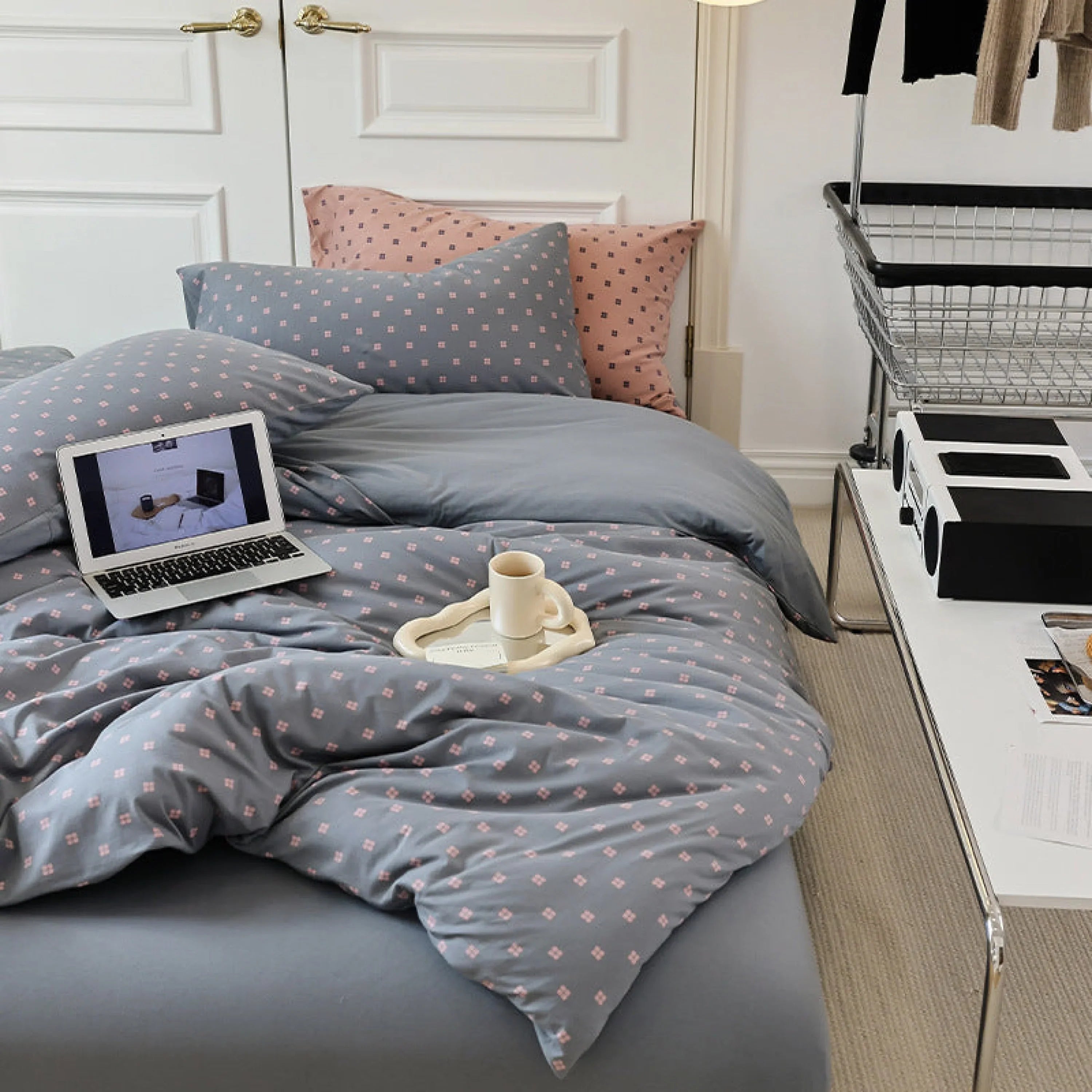 Jersey Knit Dotted Bedding Set / Pink Ever Lasting