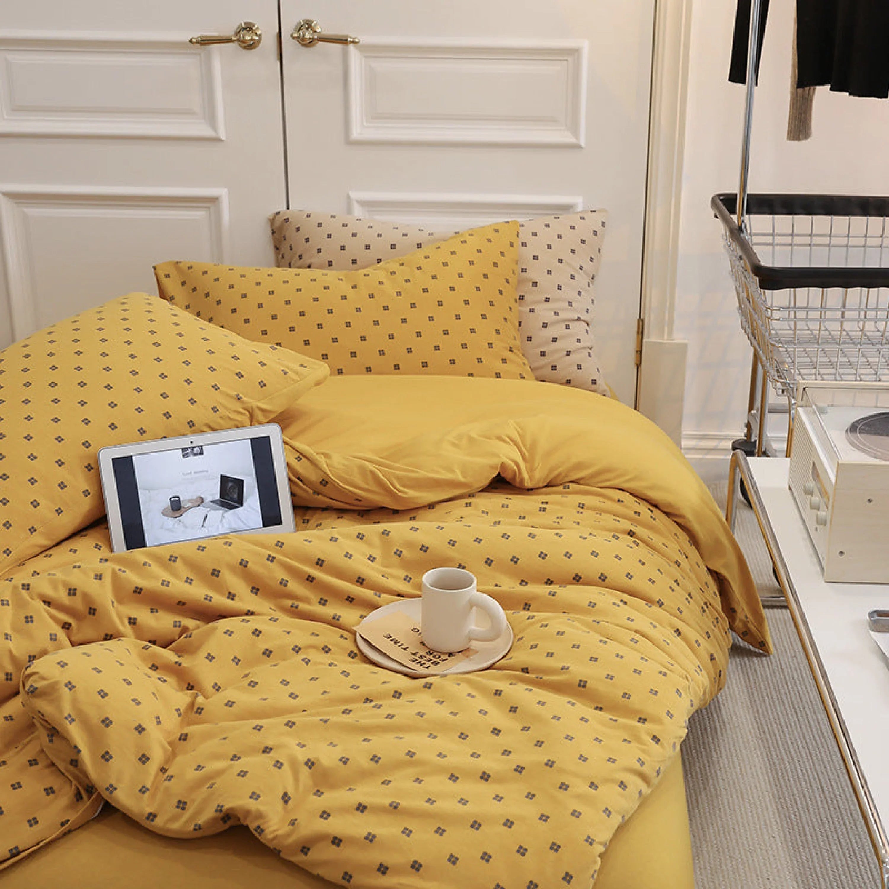 Jersey Knit Dotted Bedding Set / Pink Ever Lasting