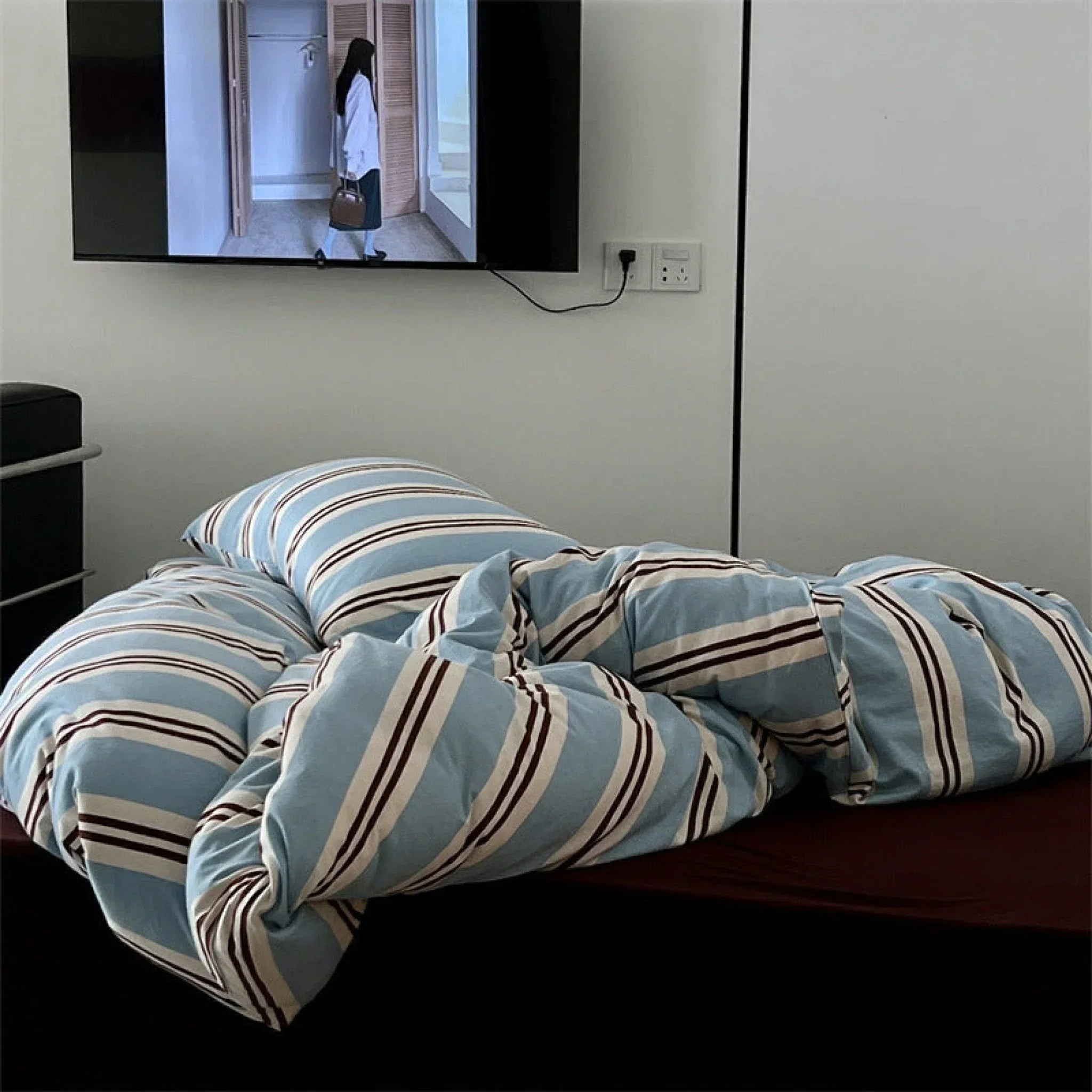 Jersey Knit Retro Stripe Bedding Set / Blue + Burgundy Ever Lasting